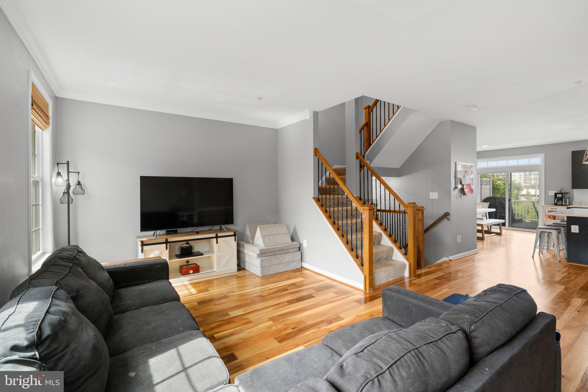 LOCUST POINT - Residential