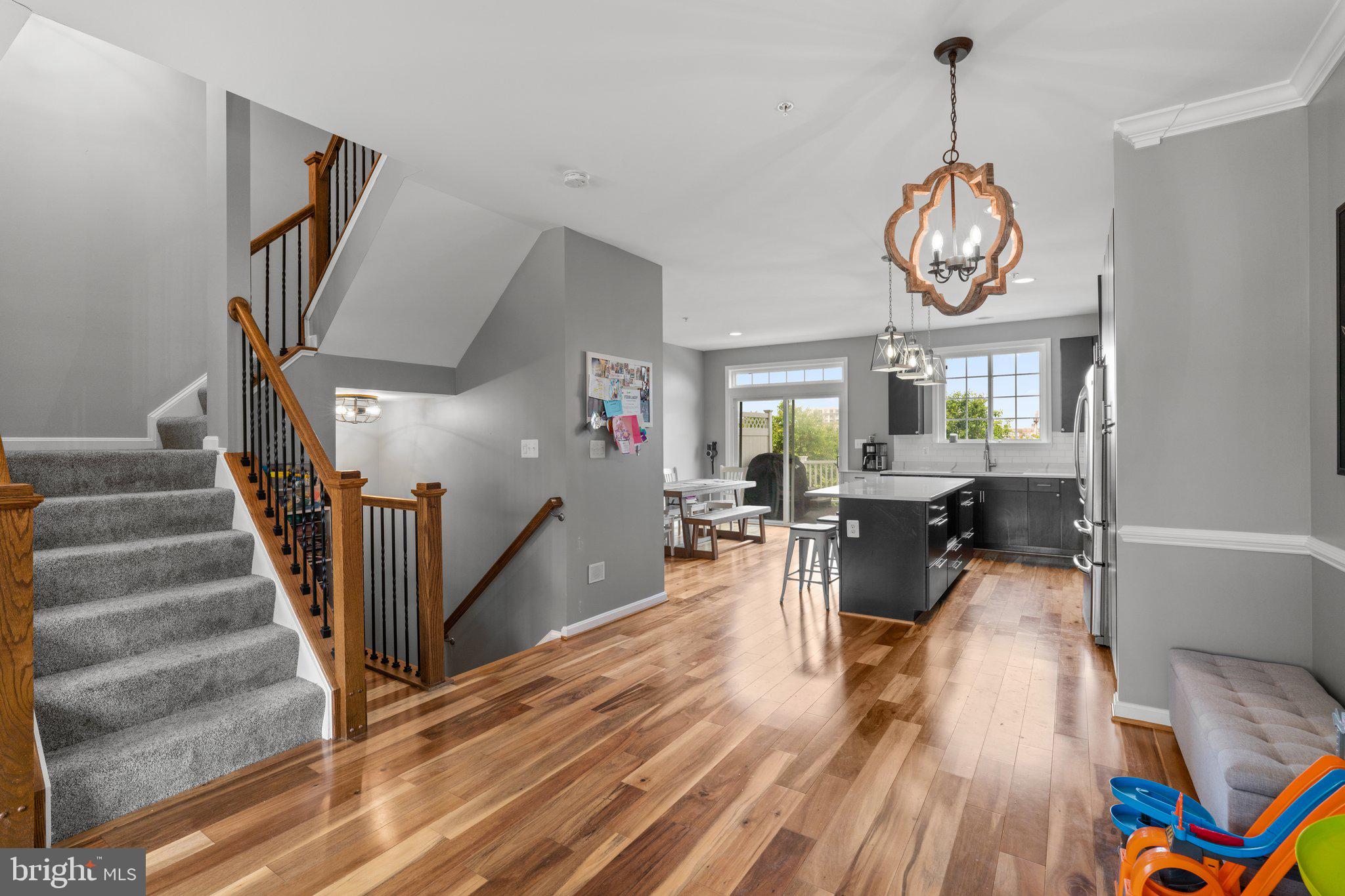 LOCUST POINT - Residential