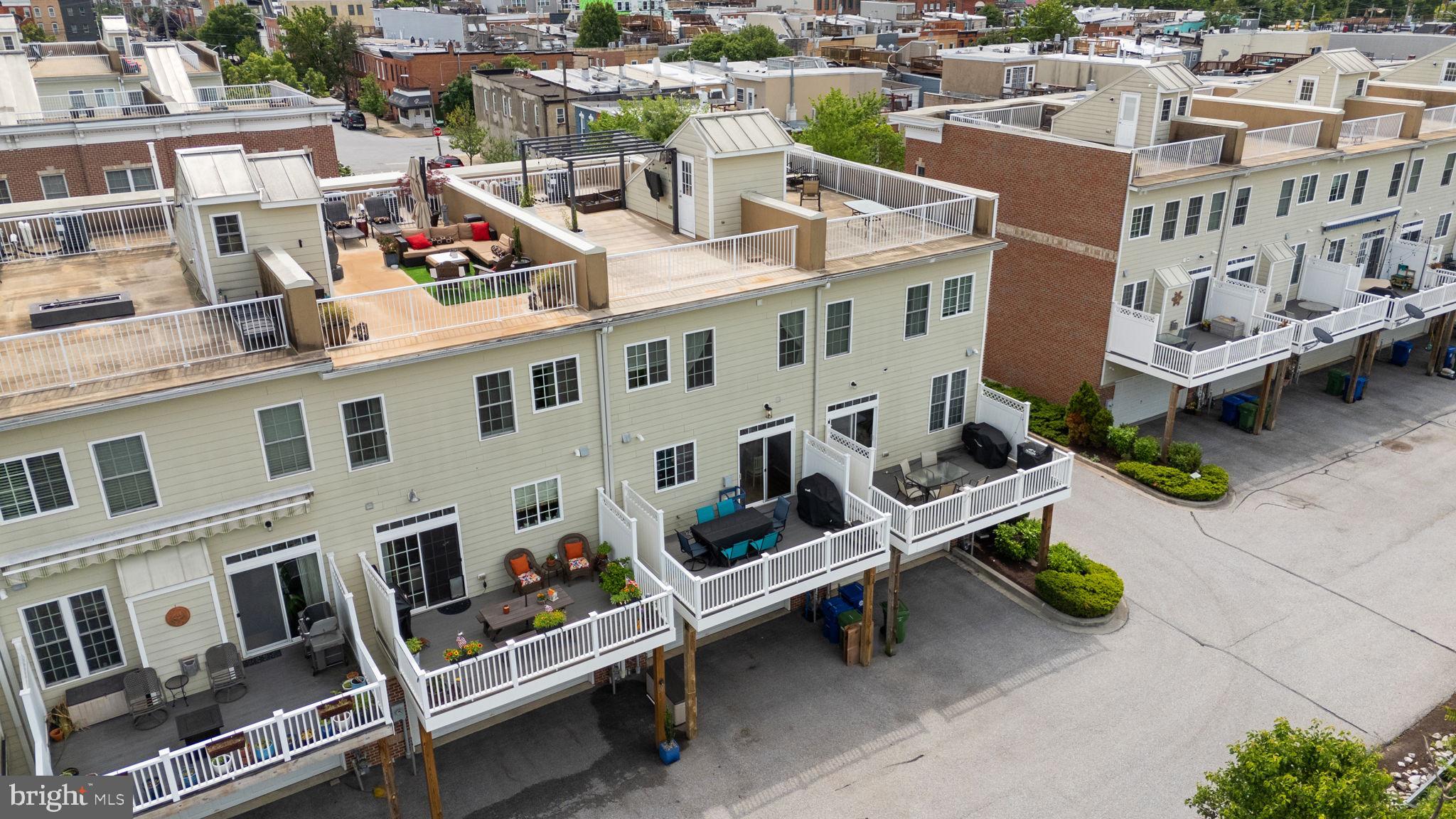 LOCUST POINT - Residential