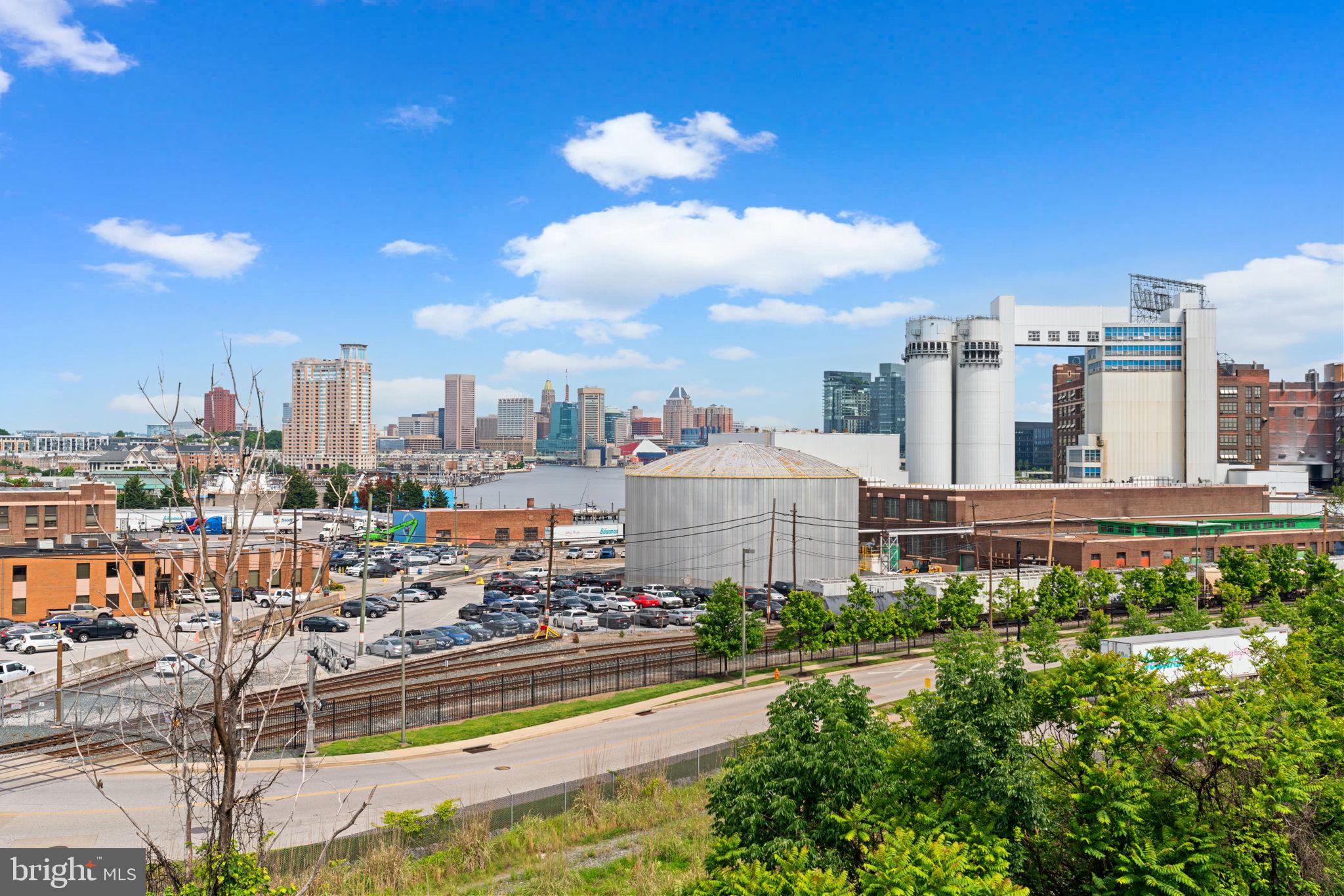 LOCUST POINT - Residential