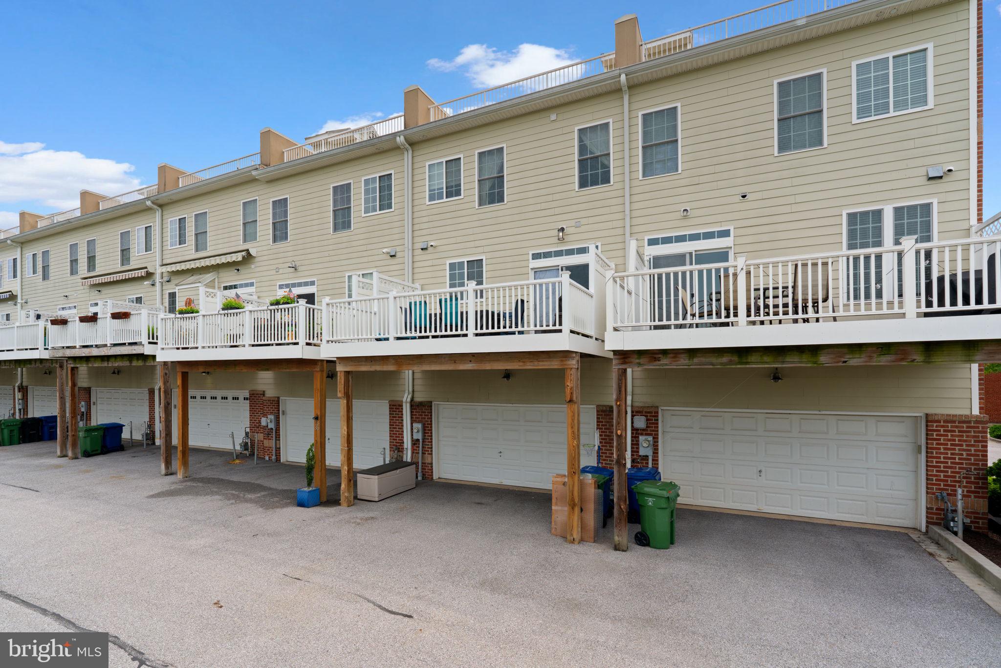 LOCUST POINT - Residential