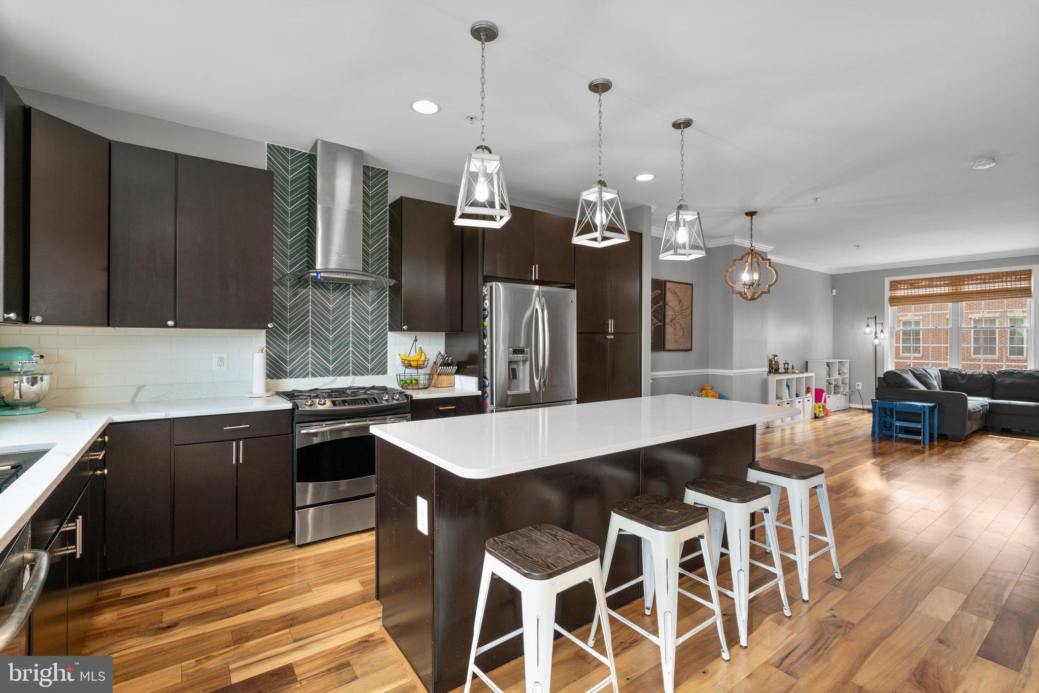 LOCUST POINT - Residential