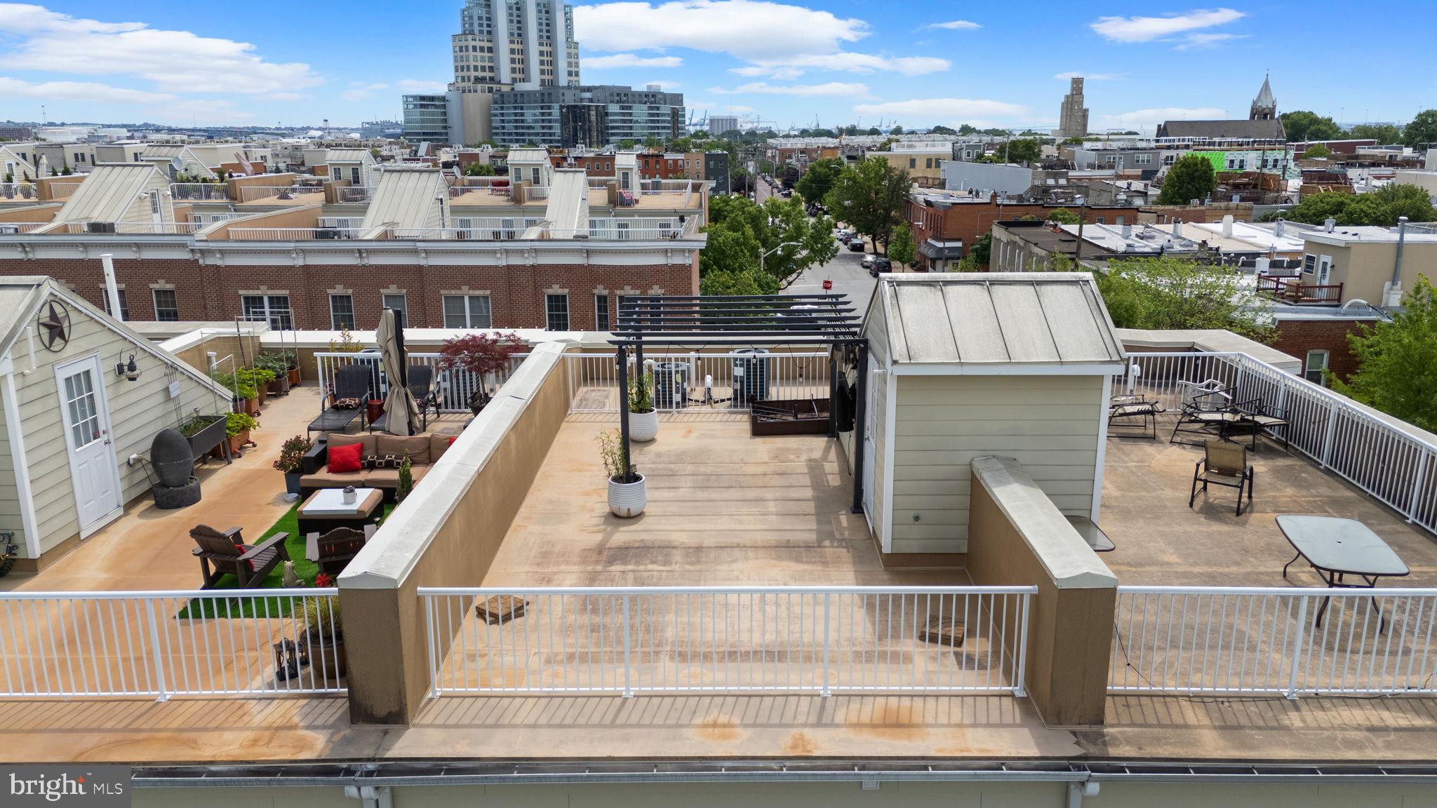 LOCUST POINT - Residential