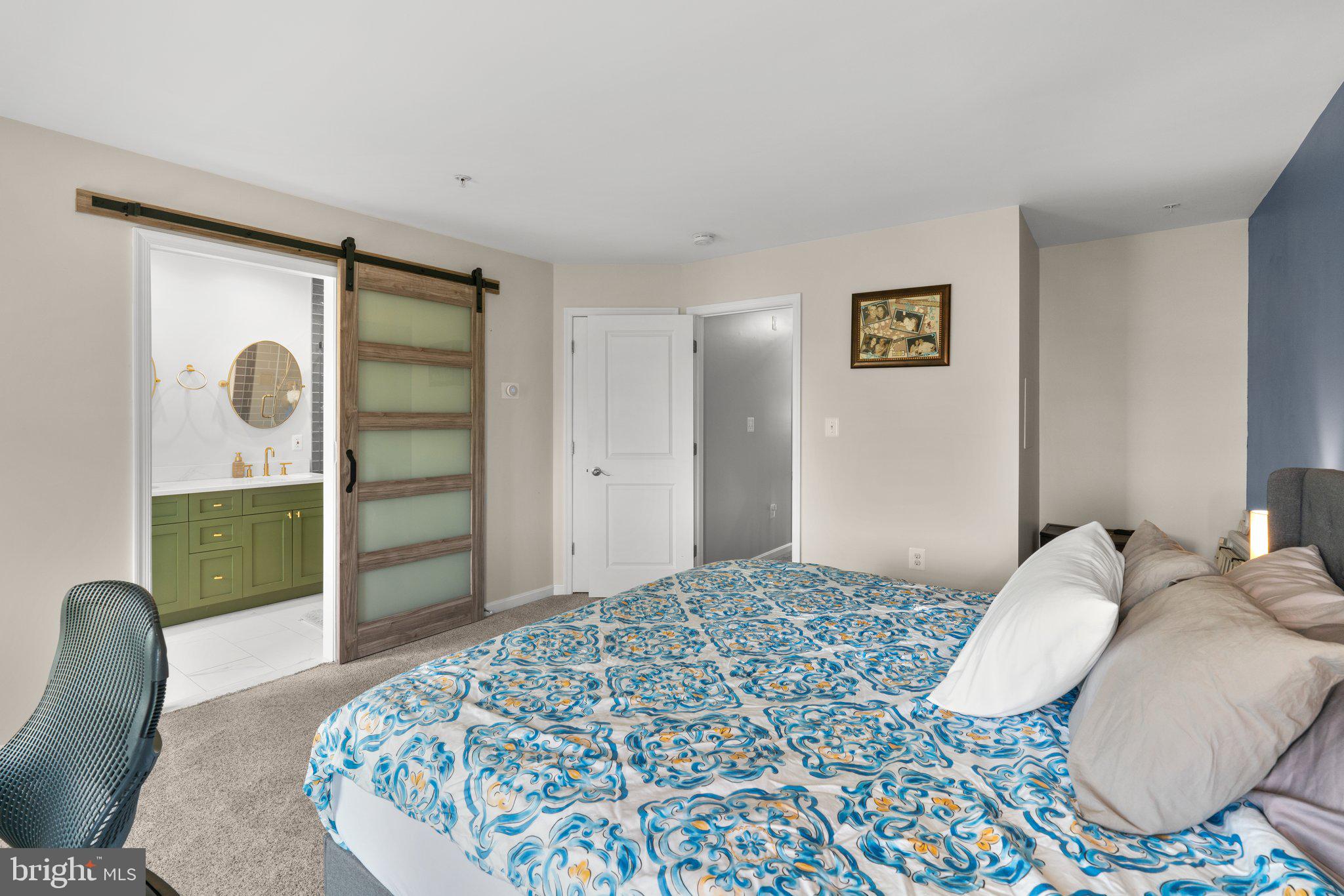 LOCUST POINT - Residential