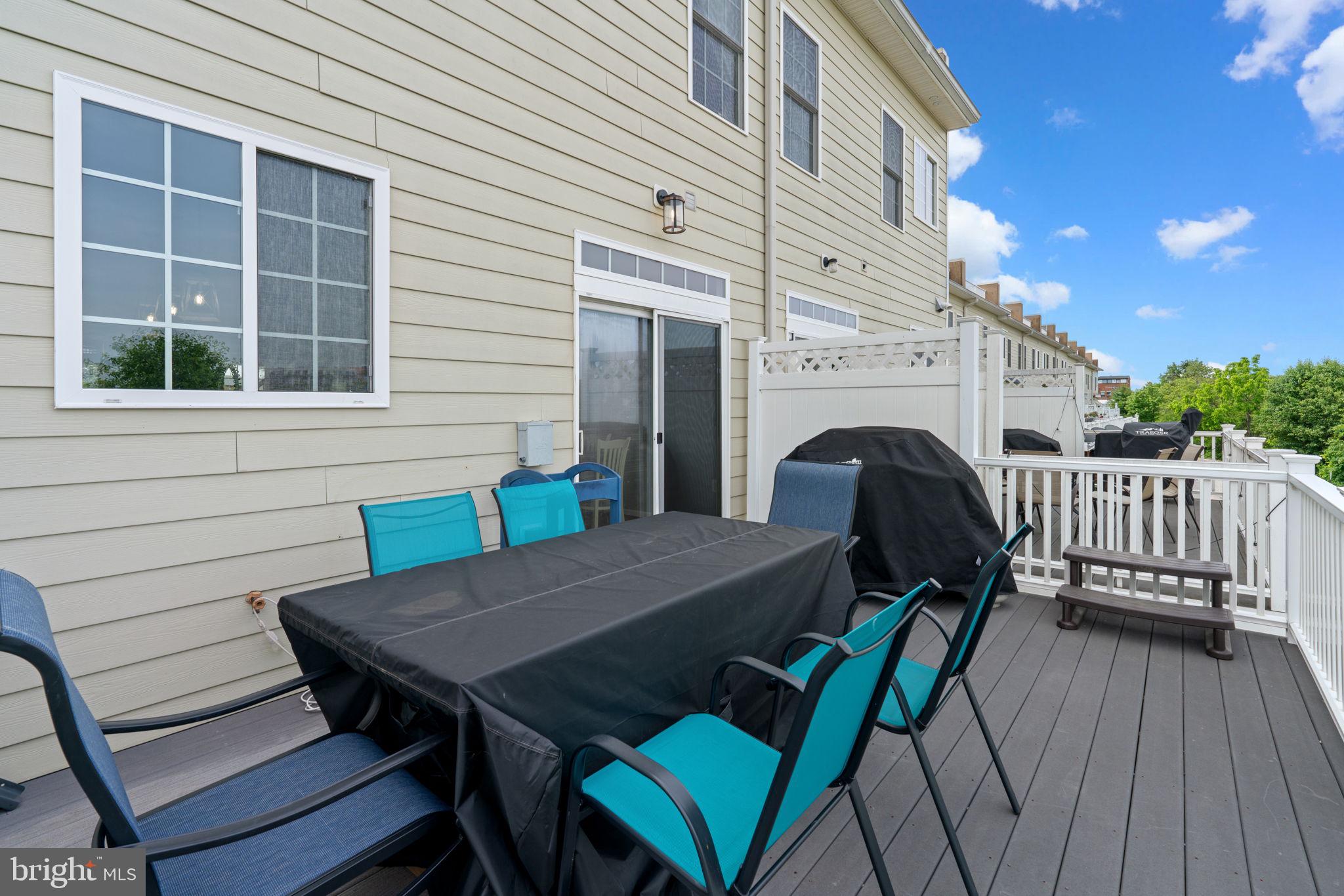 LOCUST POINT - Residential