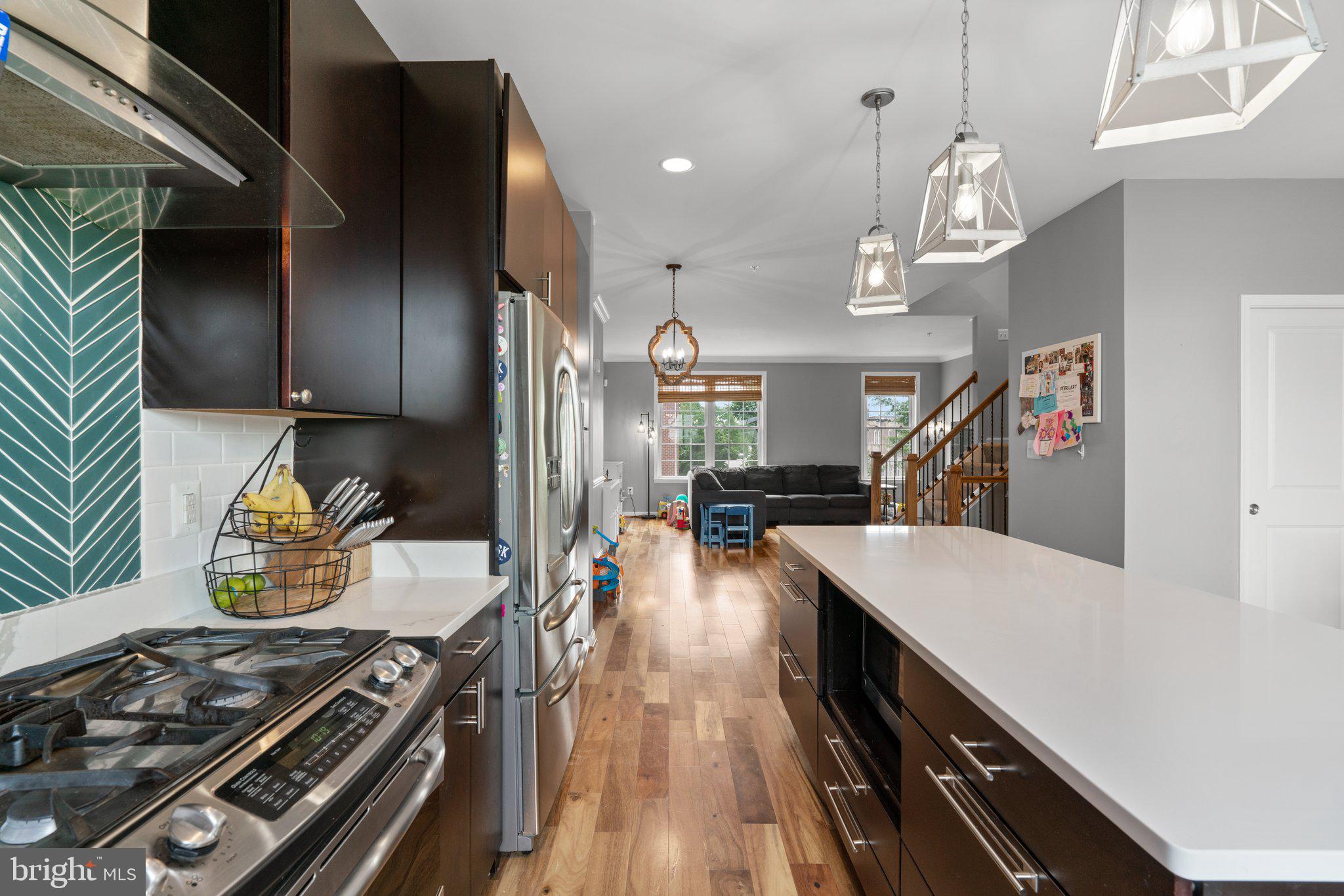 LOCUST POINT - Residential
