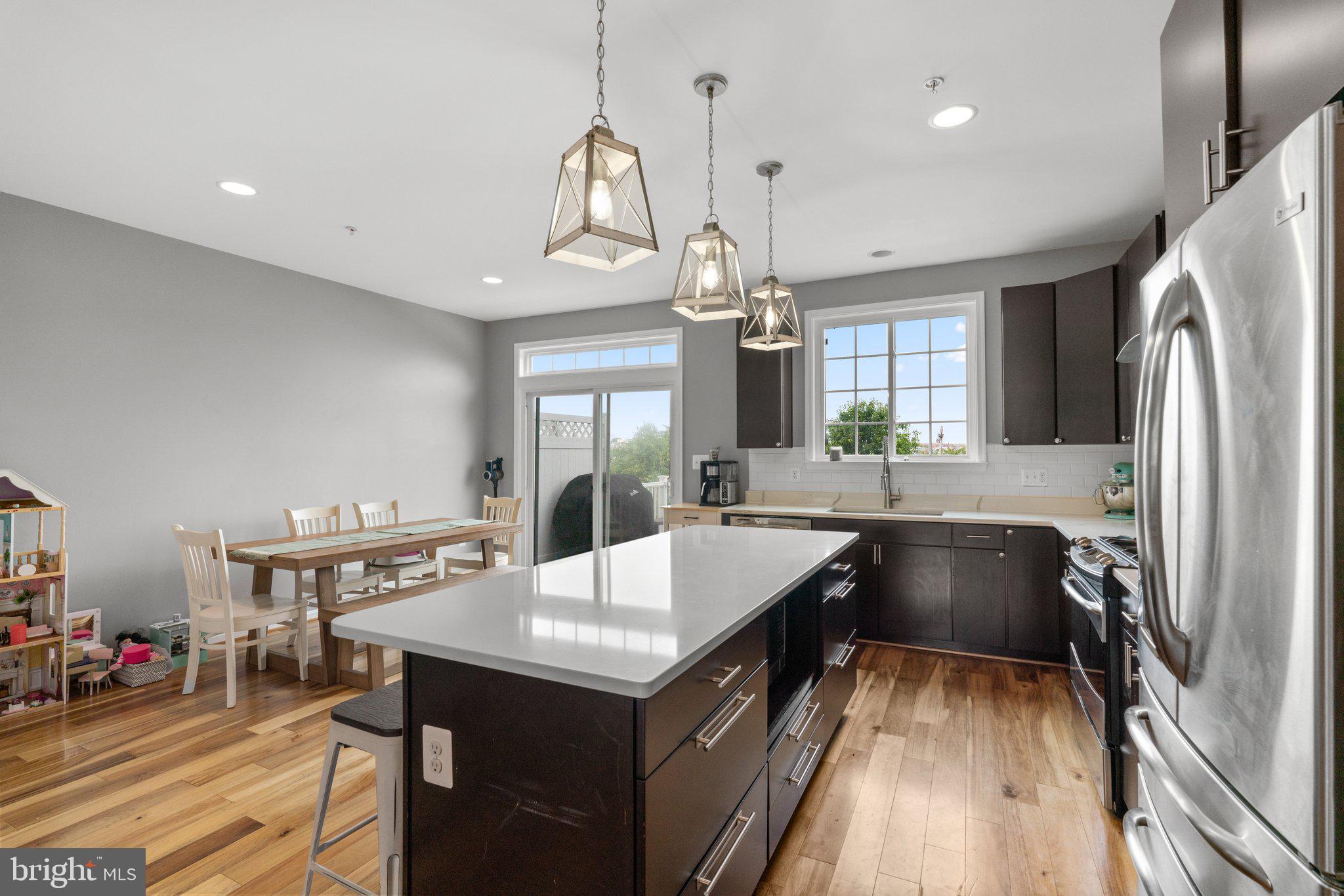 LOCUST POINT - Residential