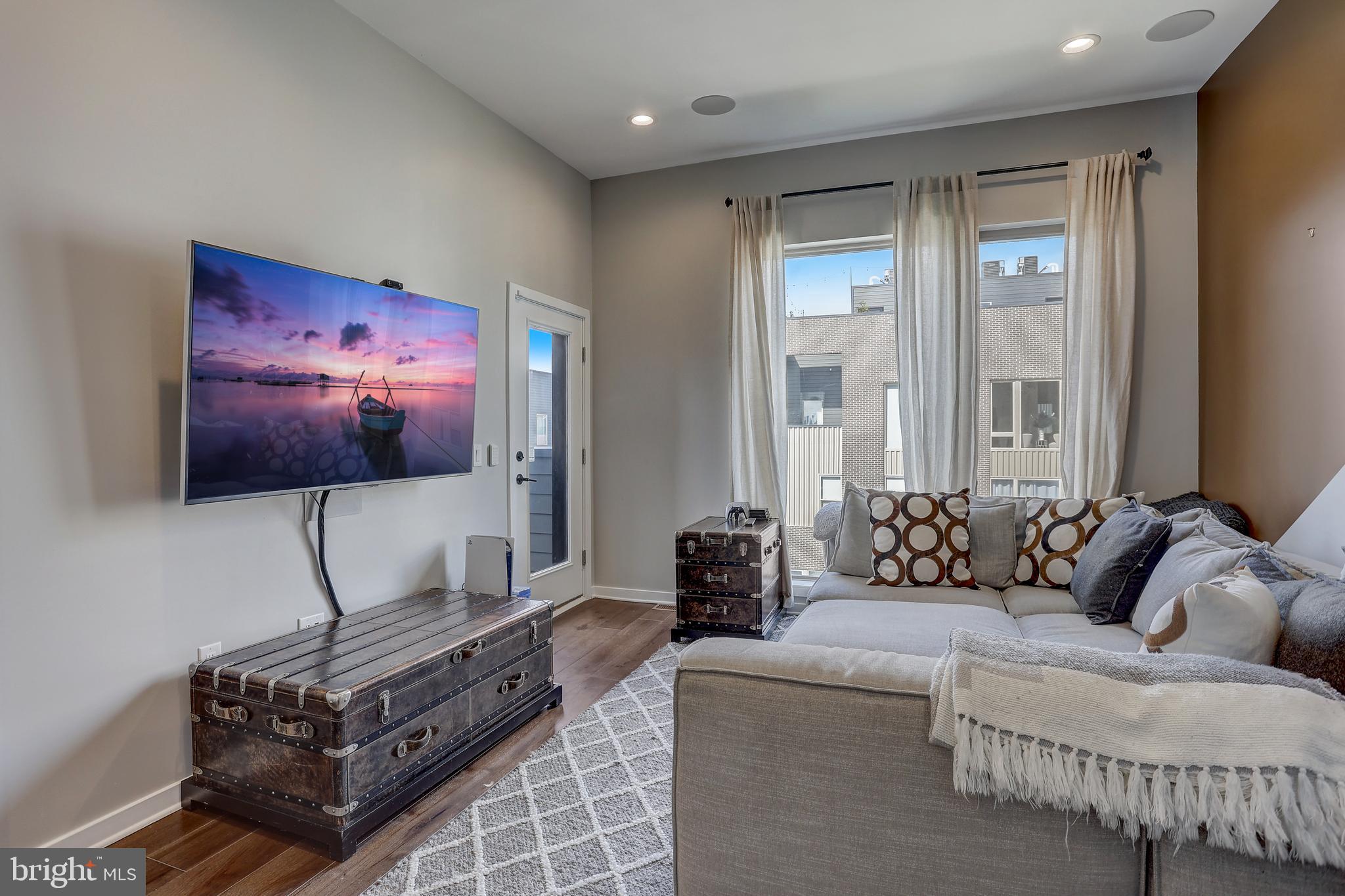 NORTHBANK - Residential