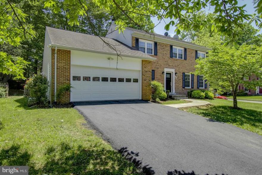 RENOVATED HOME JUST OFF FAIRFAX PKWY. NEW WINDOWS! FOUR FULLY RENOVATED BATHROOMS! NEW SS APPLIANCES! HARDWOOD FLRS! NEW CARPET AND PAINT! NEW LIGHT FIXTURES! NEWER HV/AC SYSTEM! NEW GARAGE DOOR! NEW DRIVEWAY! BEAUTIFULLY LANDSCAPED CORNER LOT GIVES YOU TONS OF PRIVACY AND SPACE* FULLY FINISHED BASEMENT OFFERS ADDITIONAL ROOM AND WET BAR!