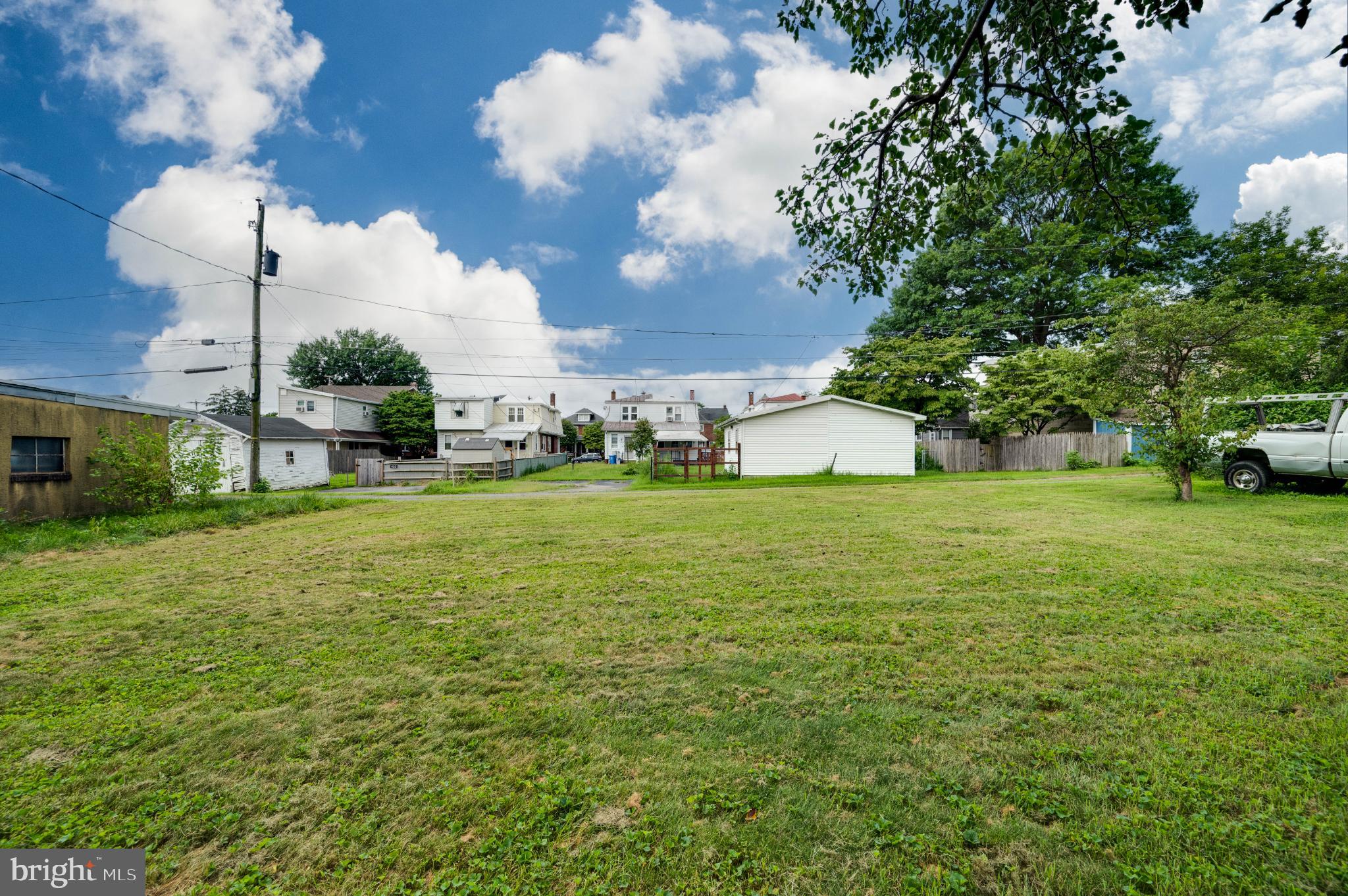 HYDE PARK - Residential