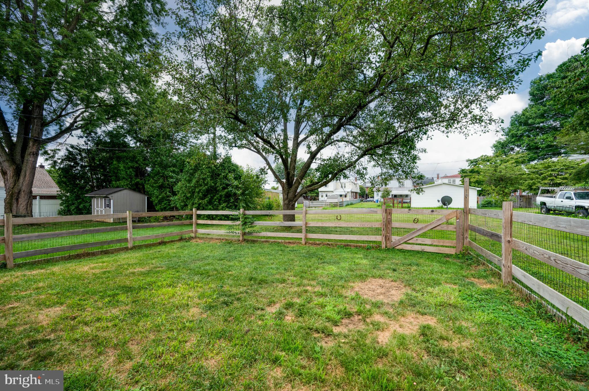 HYDE PARK - Residential