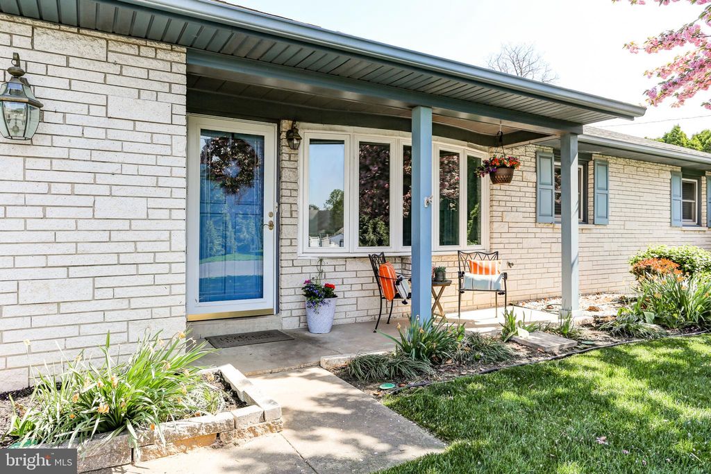 Photo of 1820 RHODA AVE, MOUNT JOY, PA 17552 (MLS # PALA2033838)