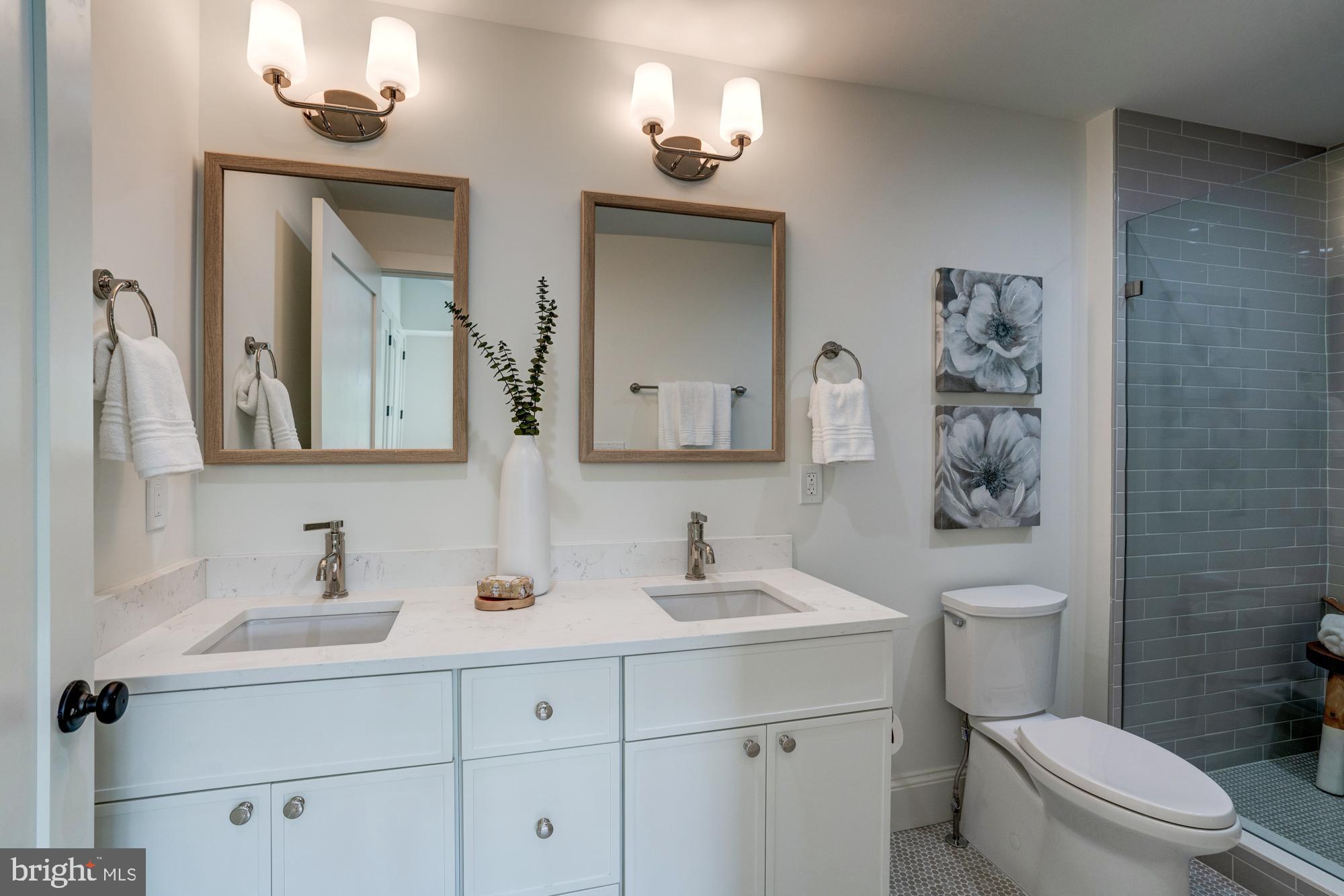 ROLLINGWOOD - Residential