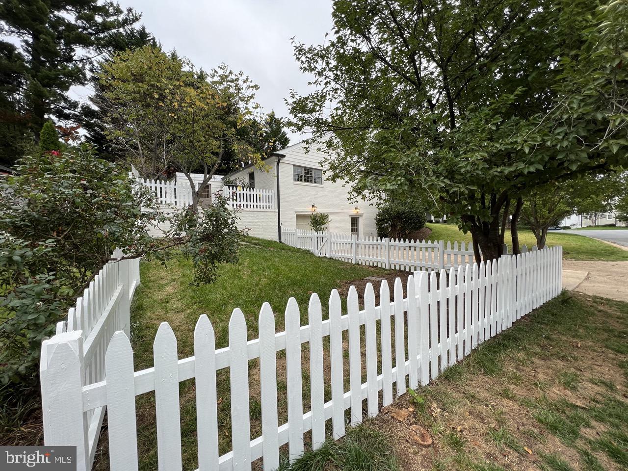 ROLLINGWOOD - Residential