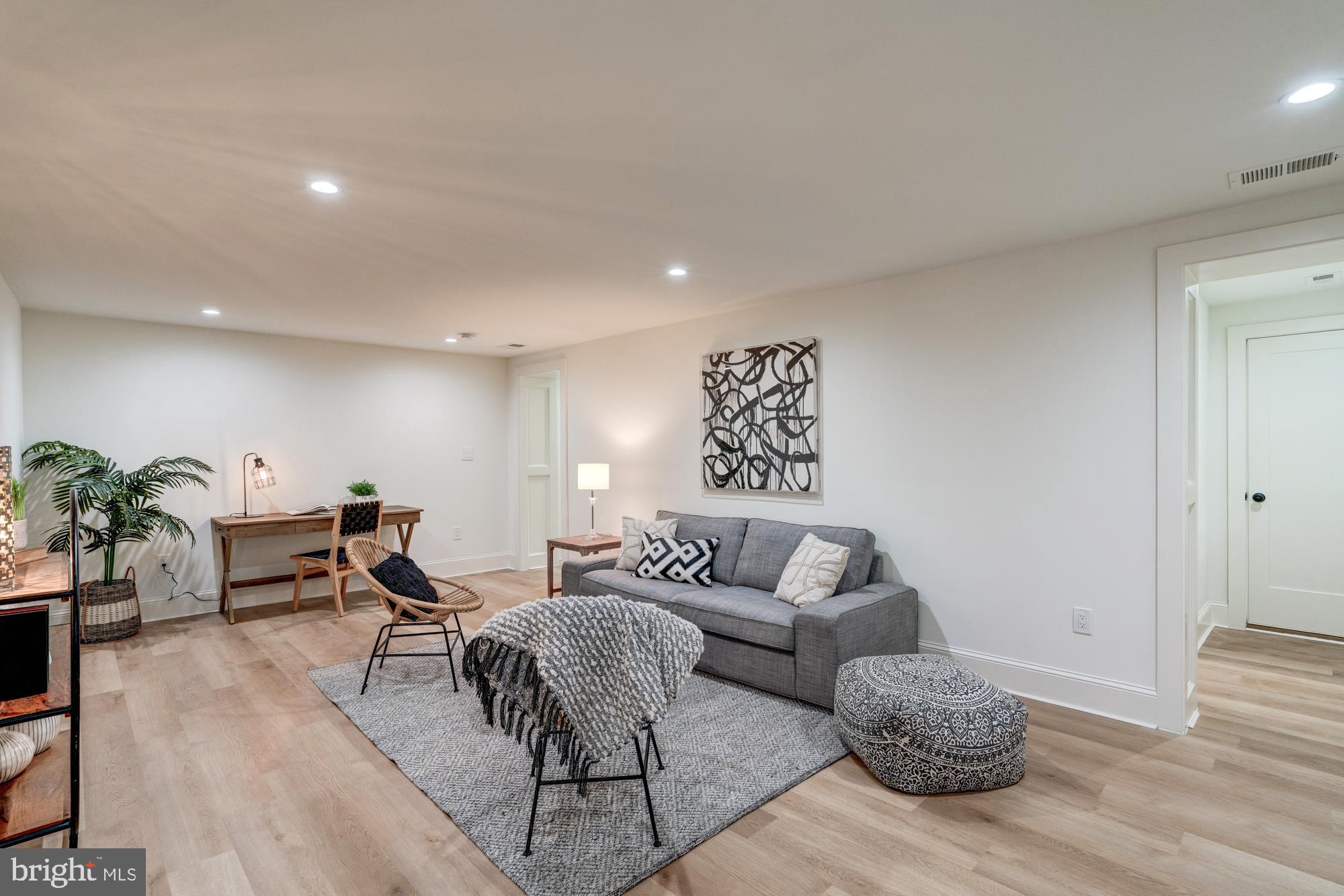 ROLLINGWOOD - Residential