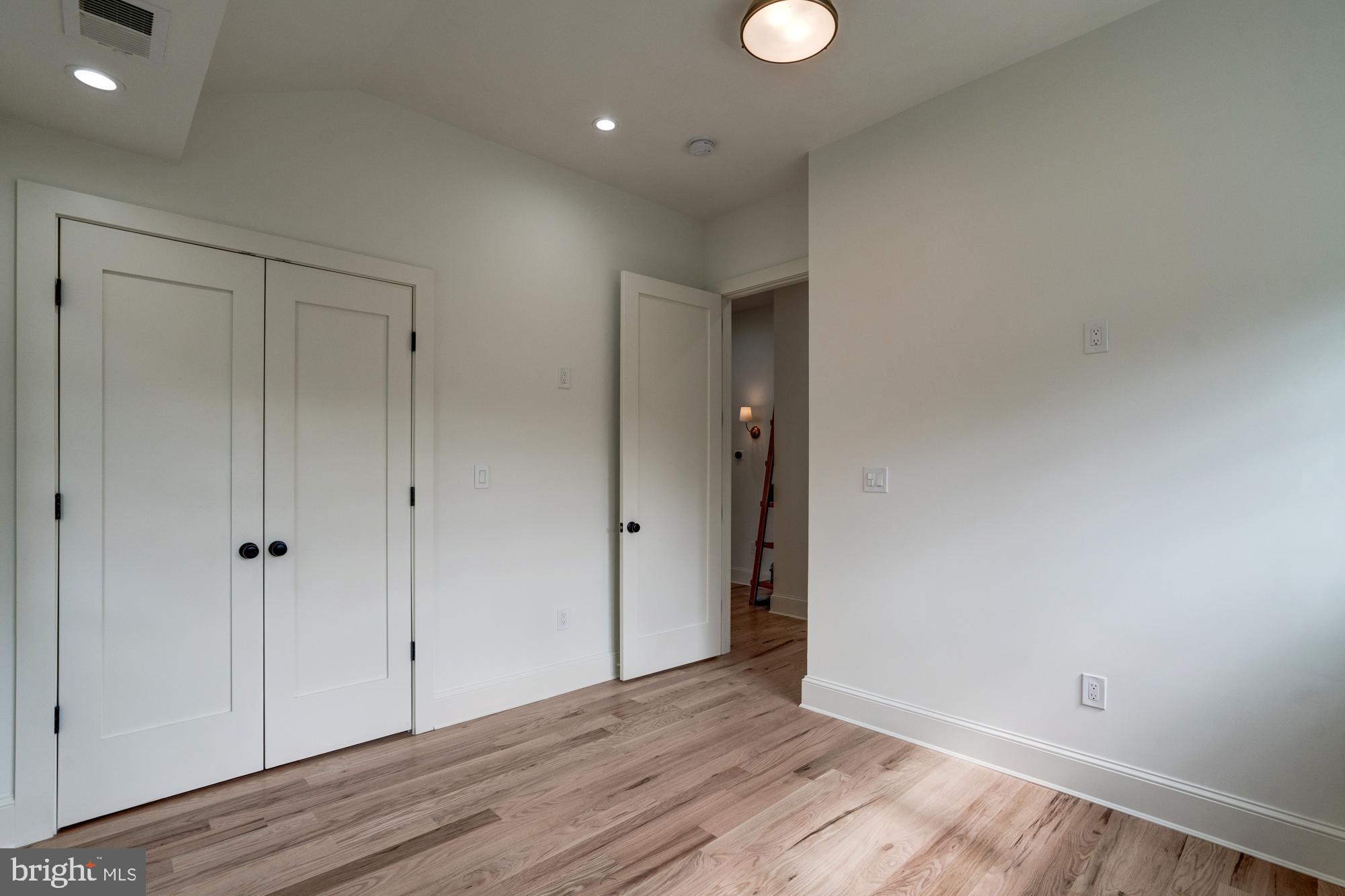 ROLLINGWOOD - Residential