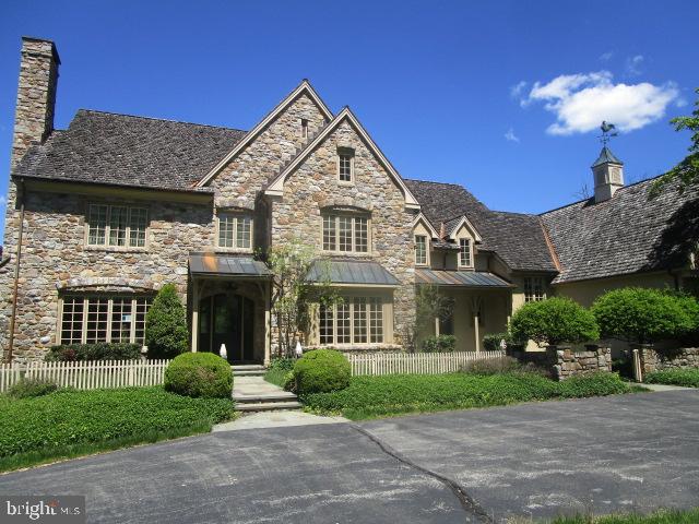 THE PINES - Residential