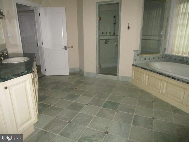 THE PINES - Residential