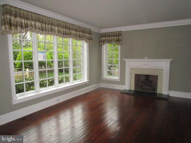 THE PINES - Residential