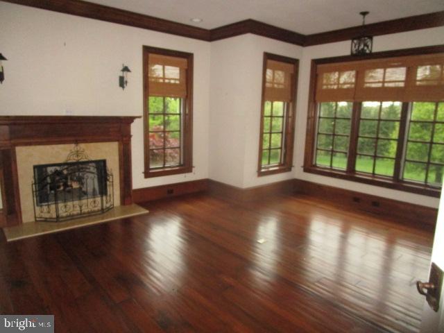 THE PINES - Residential