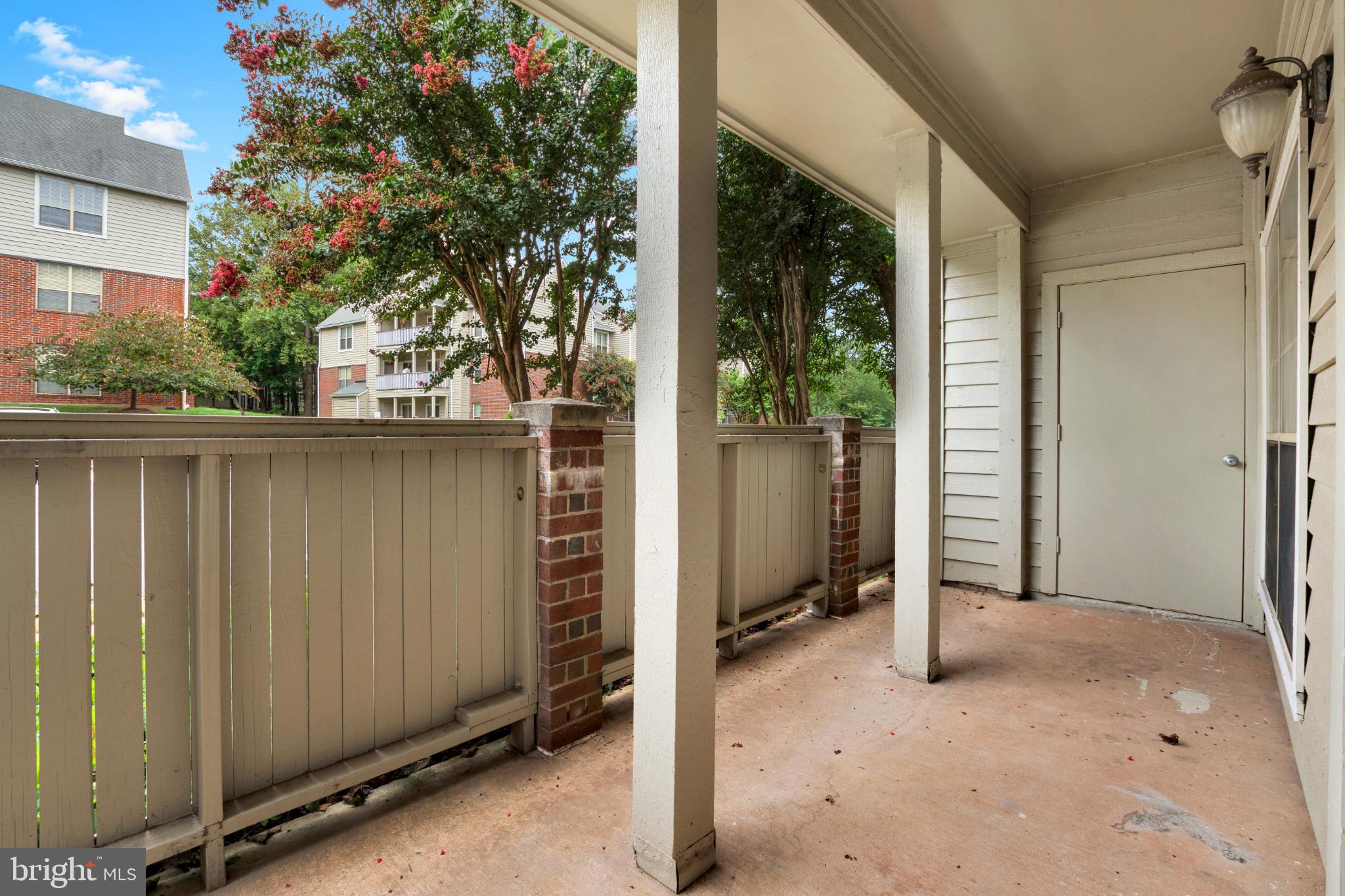 PENDERBROOK SQUARE CONDOMINIUMS - Residential