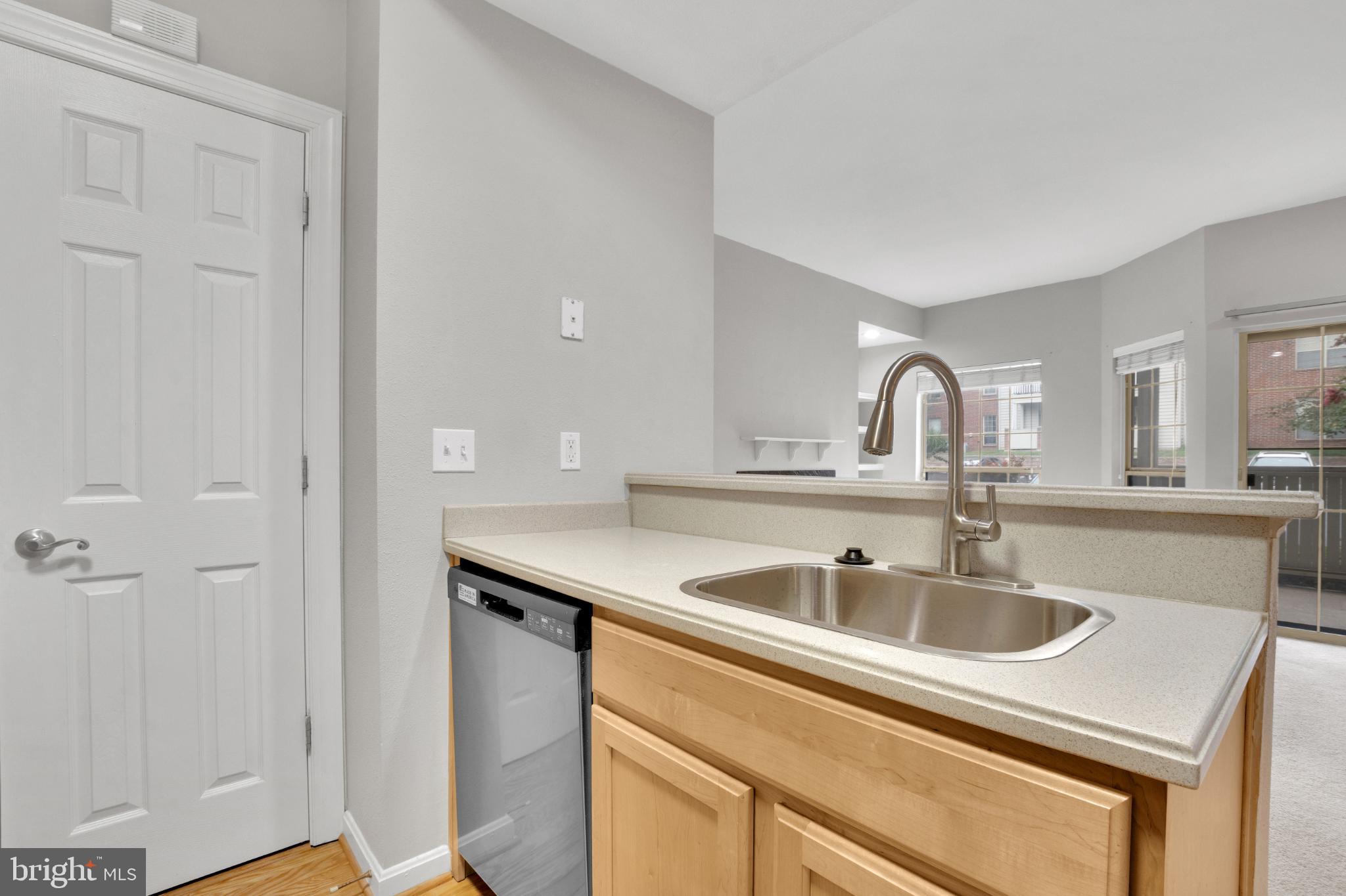 PENDERBROOK SQUARE CONDOMINIUMS - Residential