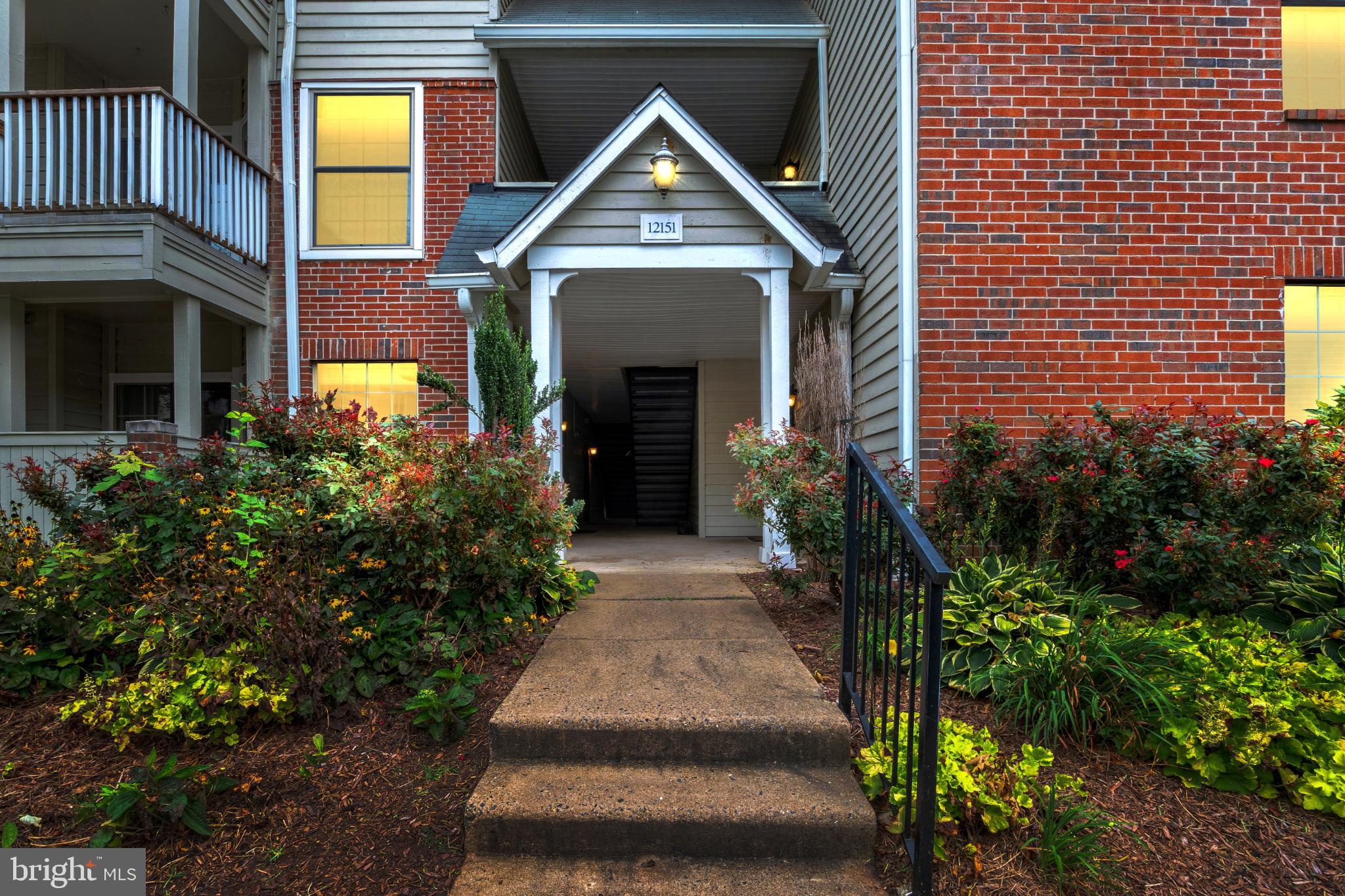 PENDERBROOK SQUARE CONDOMINIUMS - Residential