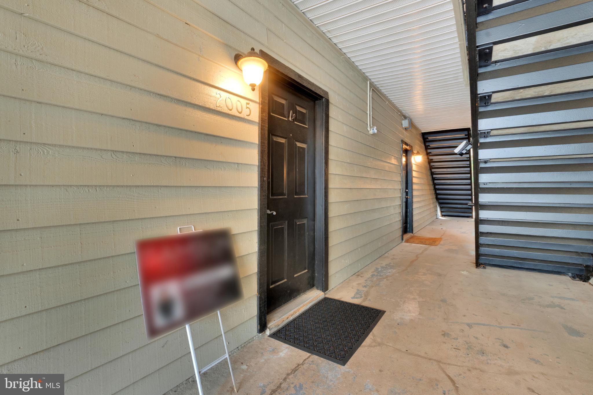 PENDERBROOK SQUARE CONDOMINIUMS - Residential