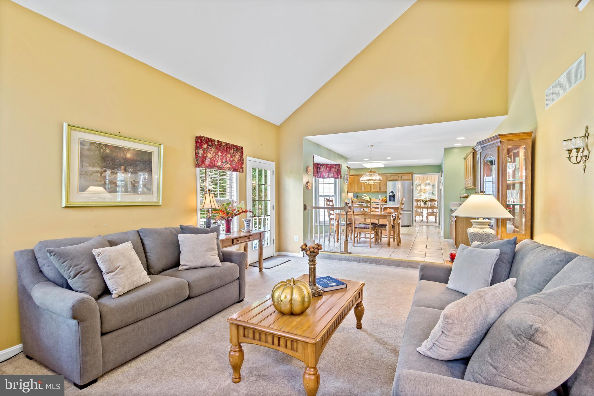 COUNTRY WALK - Residential