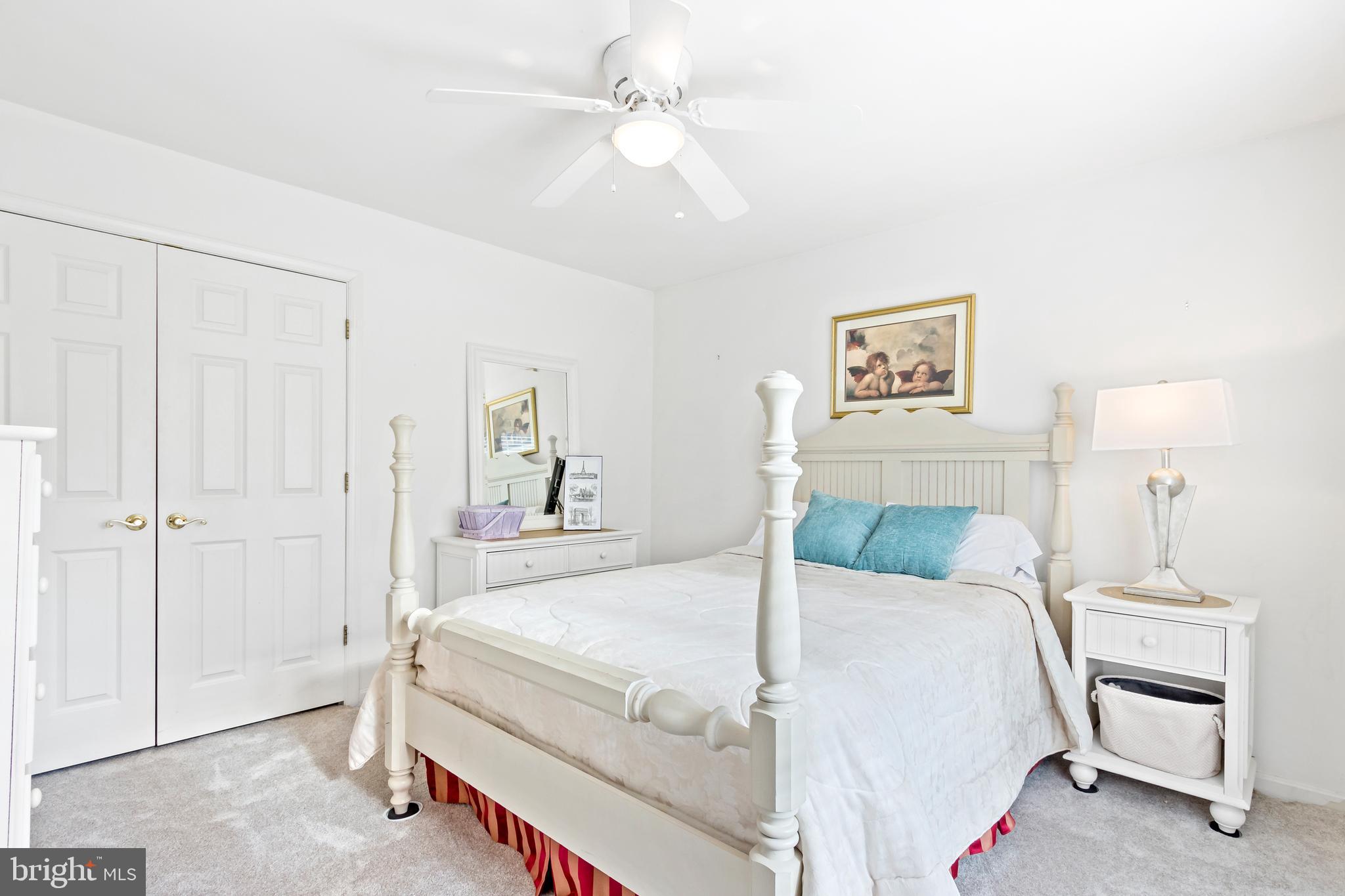 COUNTRY WALK - Residential