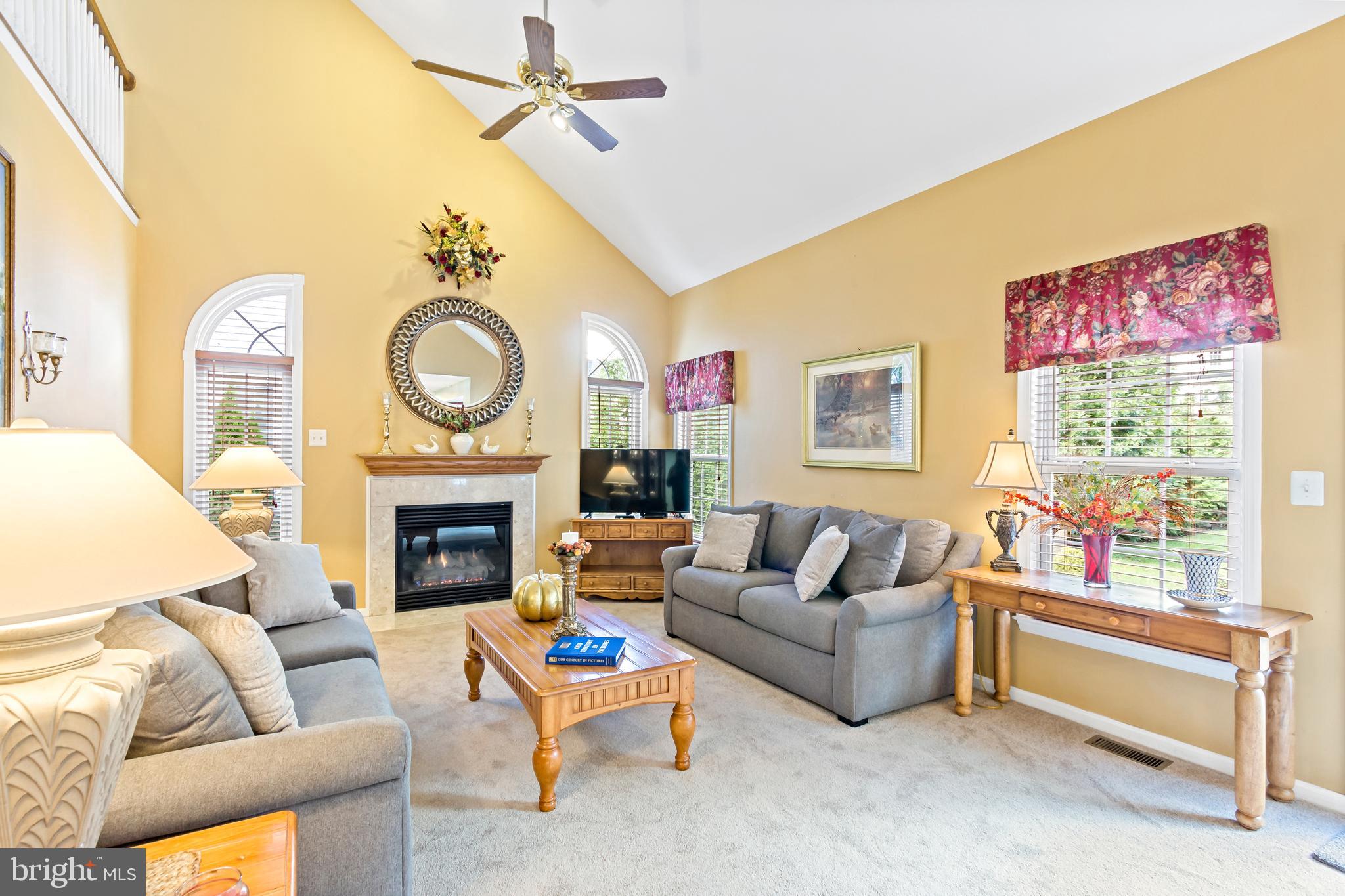 COUNTRY WALK - Residential