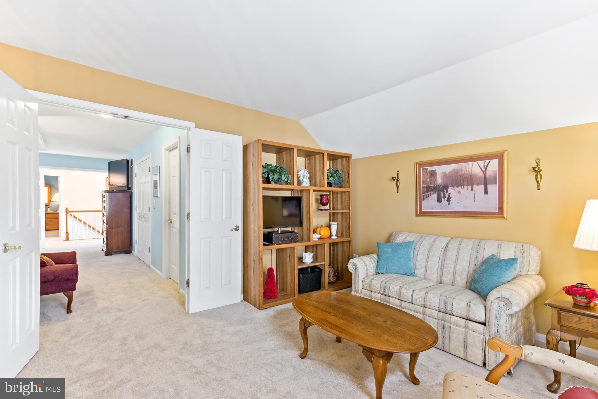 COUNTRY WALK - Residential