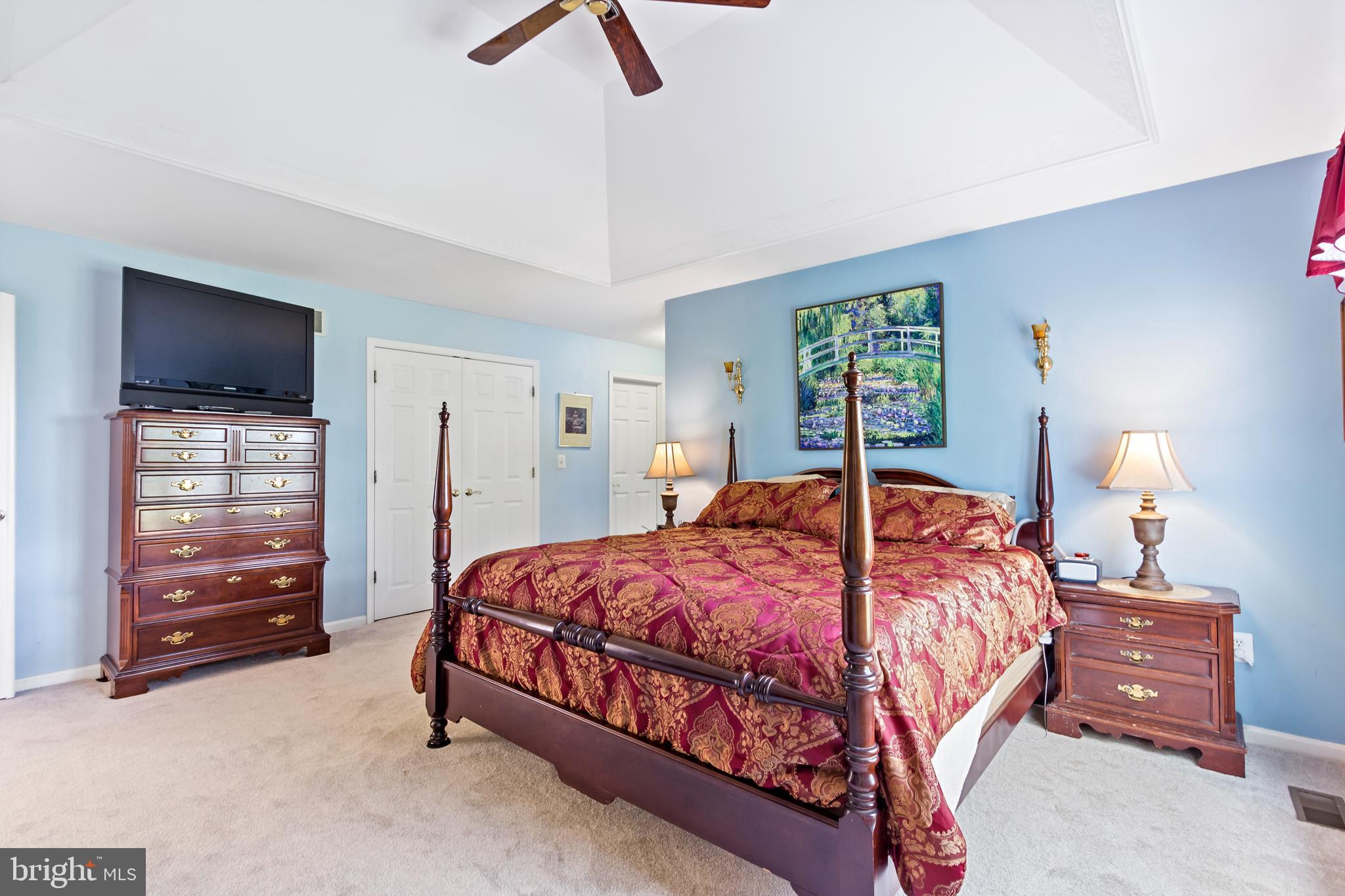 COUNTRY WALK - Residential