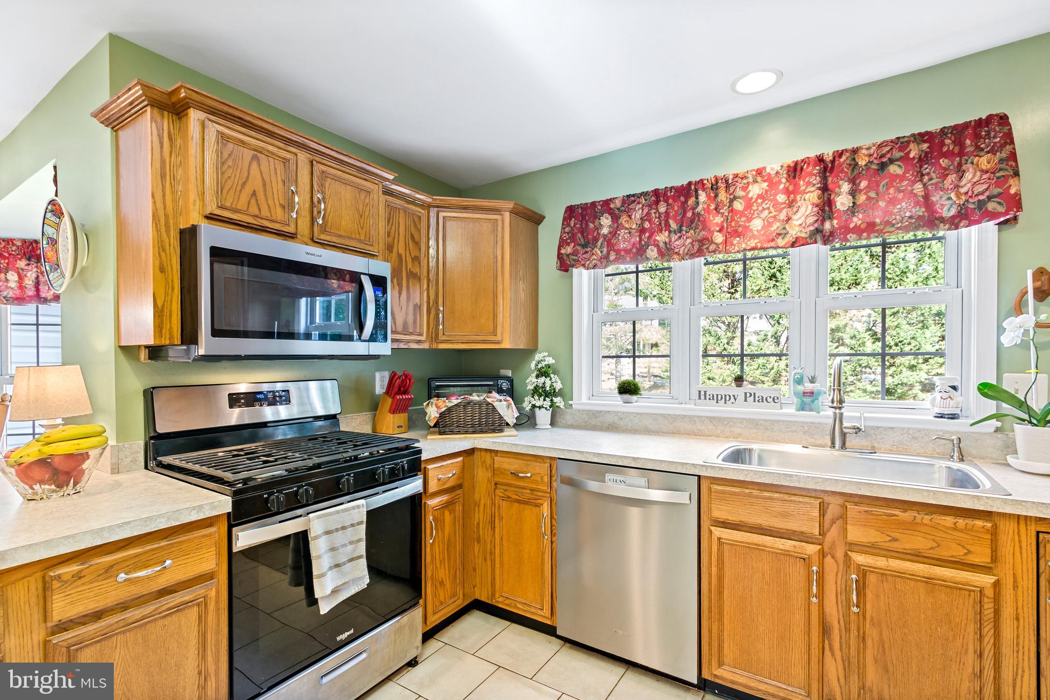 COUNTRY WALK - Residential