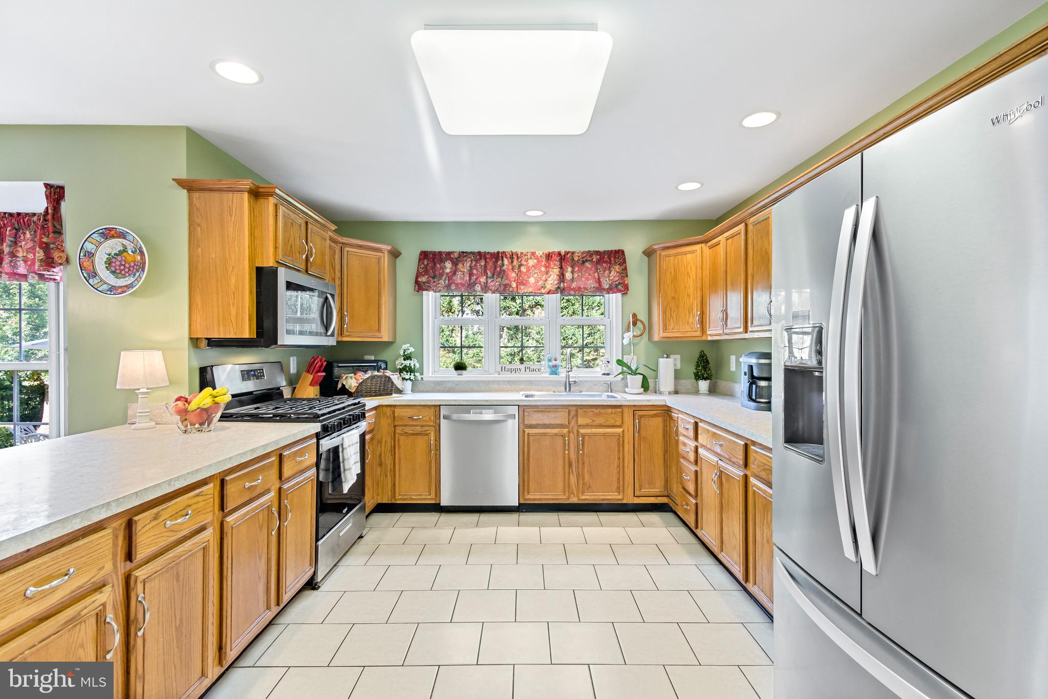 COUNTRY WALK - Residential