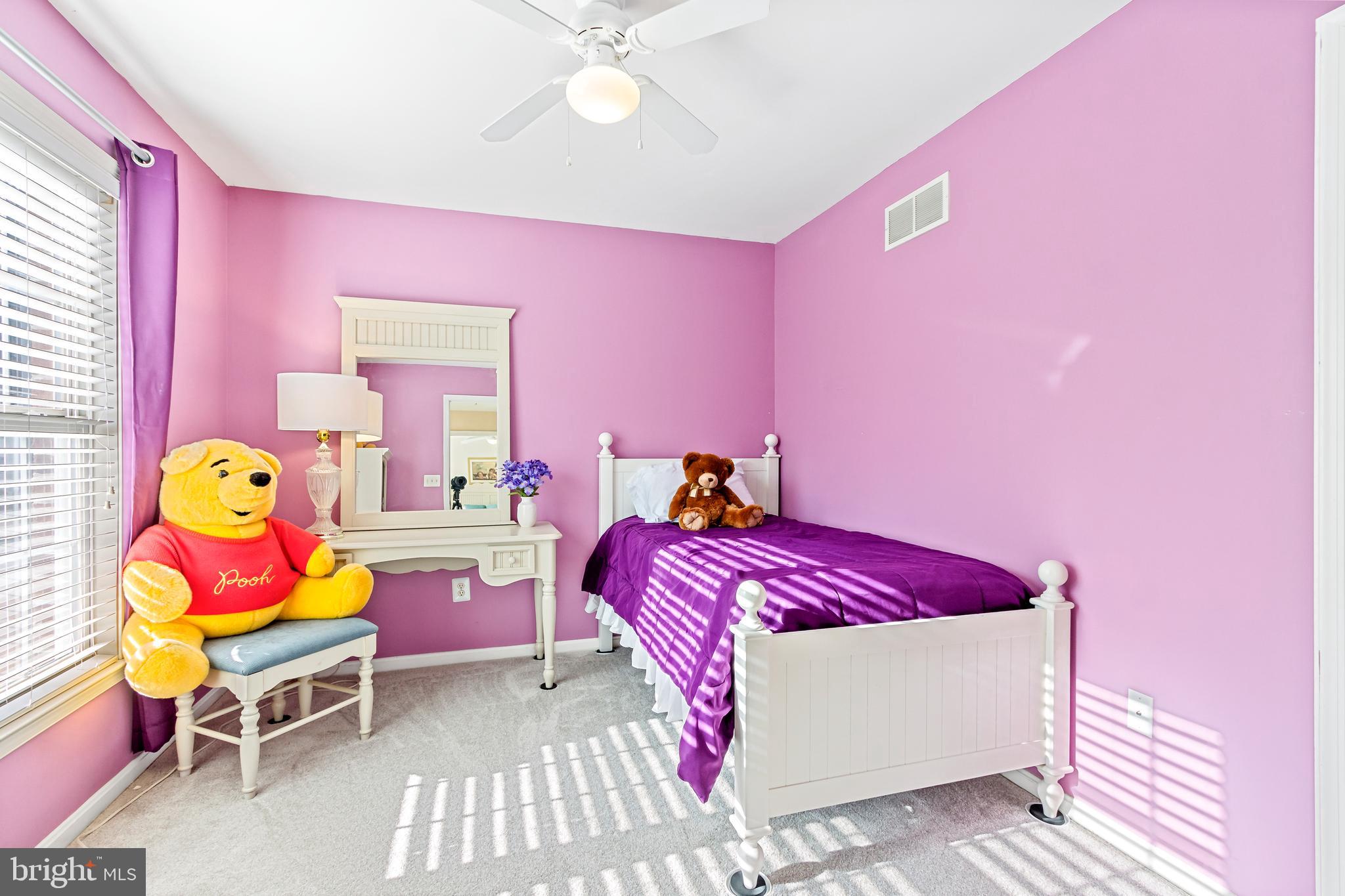 COUNTRY WALK - Residential