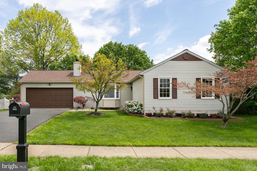 Welcome to this beautifully updated three bedrooms, three full bath home in the fabulous Kingstream Community in Herndon! This home features a thoughtful addition in the back providing ample space for the fully renovated kitchen and office. The kitchen features a vaulted ceiling, quartz countertops, modern cabinetry, stainless steel appliances, smart fridge, and beverage fridge! With two sliding doors to the patio, there is plenty of light in the main living spaces. The Dining room blends in the family room highlighted by the charming bay window and cozy fireplace! Updated flooring runs throughout the main level, adding a fresh, cohesive feel. Three Bedrooms on the main floor offer two newly renovated bathrooms, perfect for the new owners! Downstairs, the lower level is ready for entertaining with a billiard room, recreation room, and an additional full bath. Outside, the multi-tiered deck overlooks the peaceful, private backyard – a perfect spot to relax or entertain. Great Location with easy access to major routes of transportation including Route 7, Fairfax County Parkway, Dulles Toll Road, Dulles Airport, and the Silver Line Metro. Just minutes away to the high school, shopping, dining, and everything this area has to offer. Kingstream HOA offers wonderful community amenities including outdoor pool, tennis &  basketball courts, tot lots and playgrounds. Don’t miss this wonderfully updated home.   
Kitchen Remodeled  - (2023), New Roof (2023),New Flooring on main level (2023),  Primary Bathroom and Secondary Bathroom Renovated 2025.