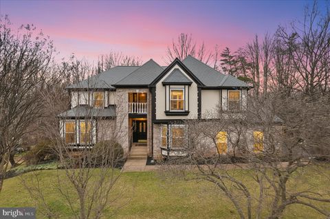 Photo of 11668 Gilman Lane, HERNDON, VA 20170 (MLS # VAFX2293534)