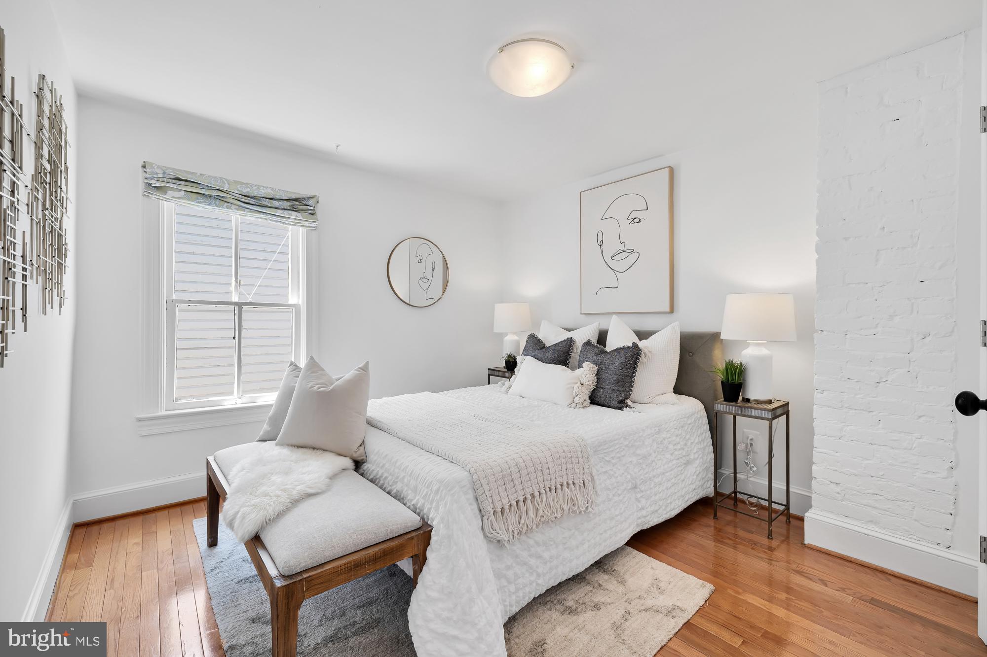 OLD TOWN ALEXANDRIA - Residential