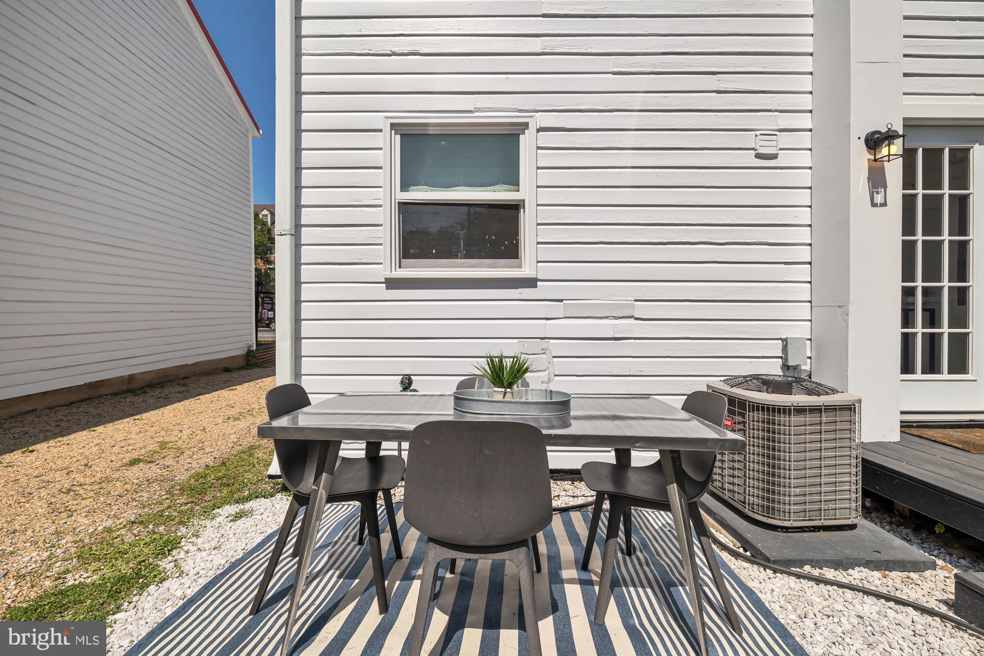 OLD TOWN ALEXANDRIA - Residential