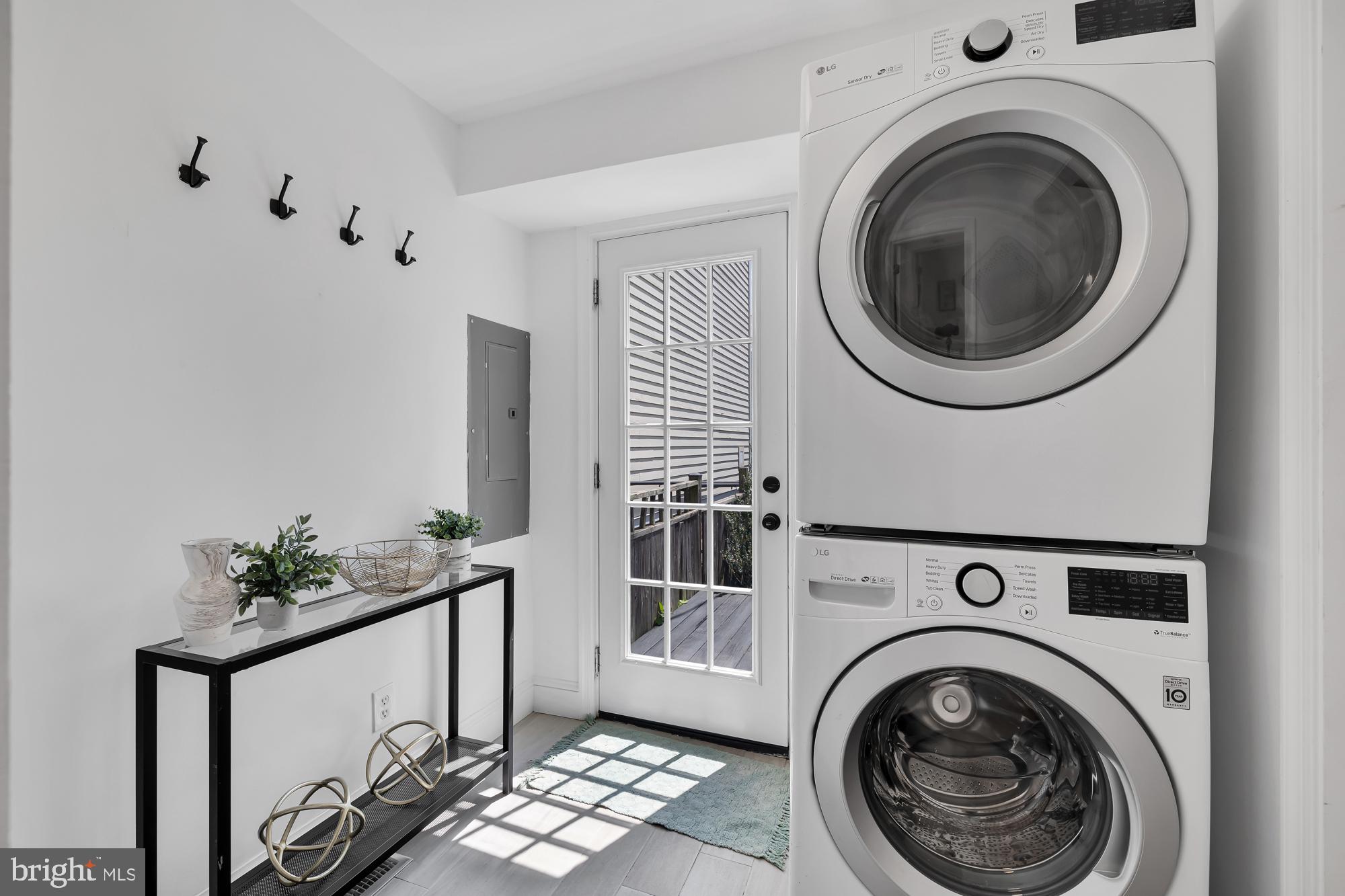 OLD TOWN ALEXANDRIA - Residential