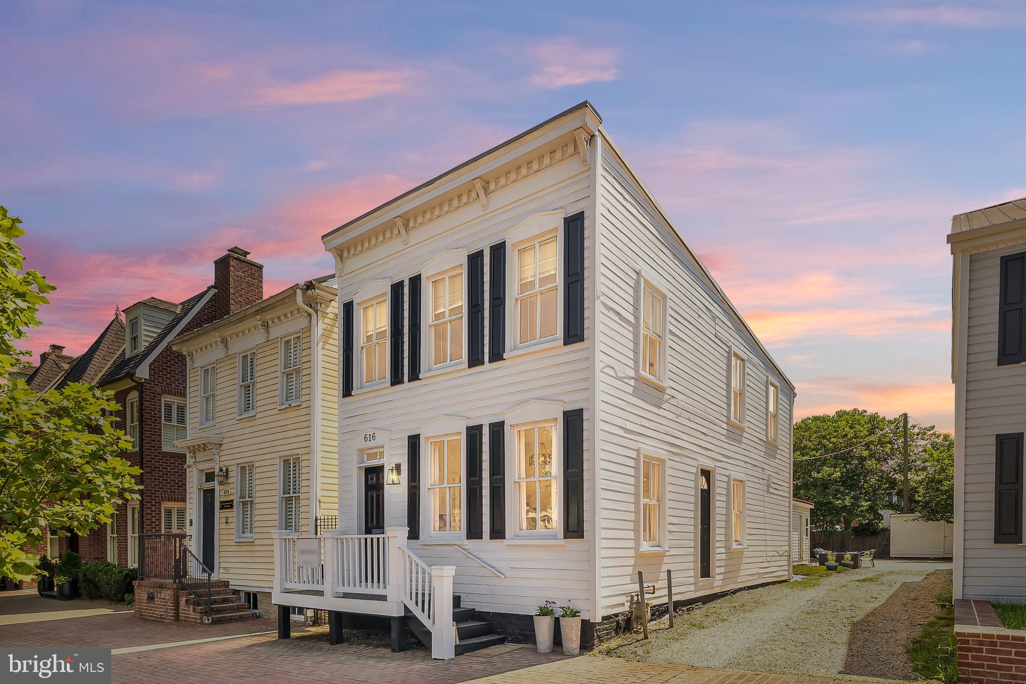 OLD TOWN ALEXANDRIA - Residential
