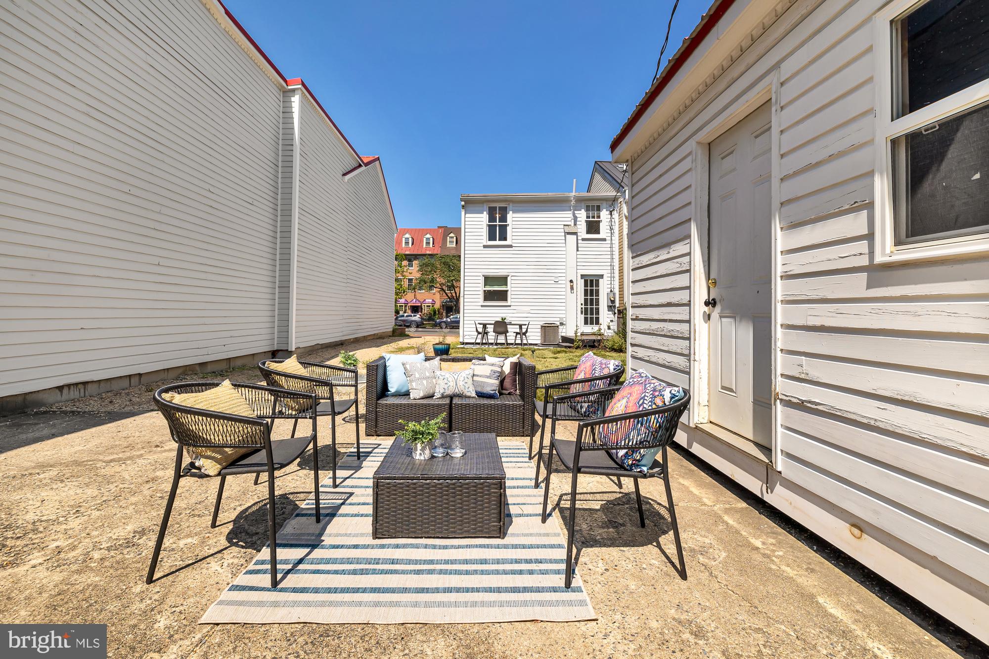 OLD TOWN ALEXANDRIA - Residential