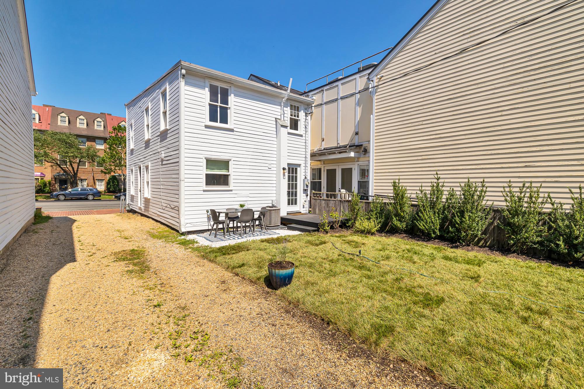 OLD TOWN ALEXANDRIA - Residential