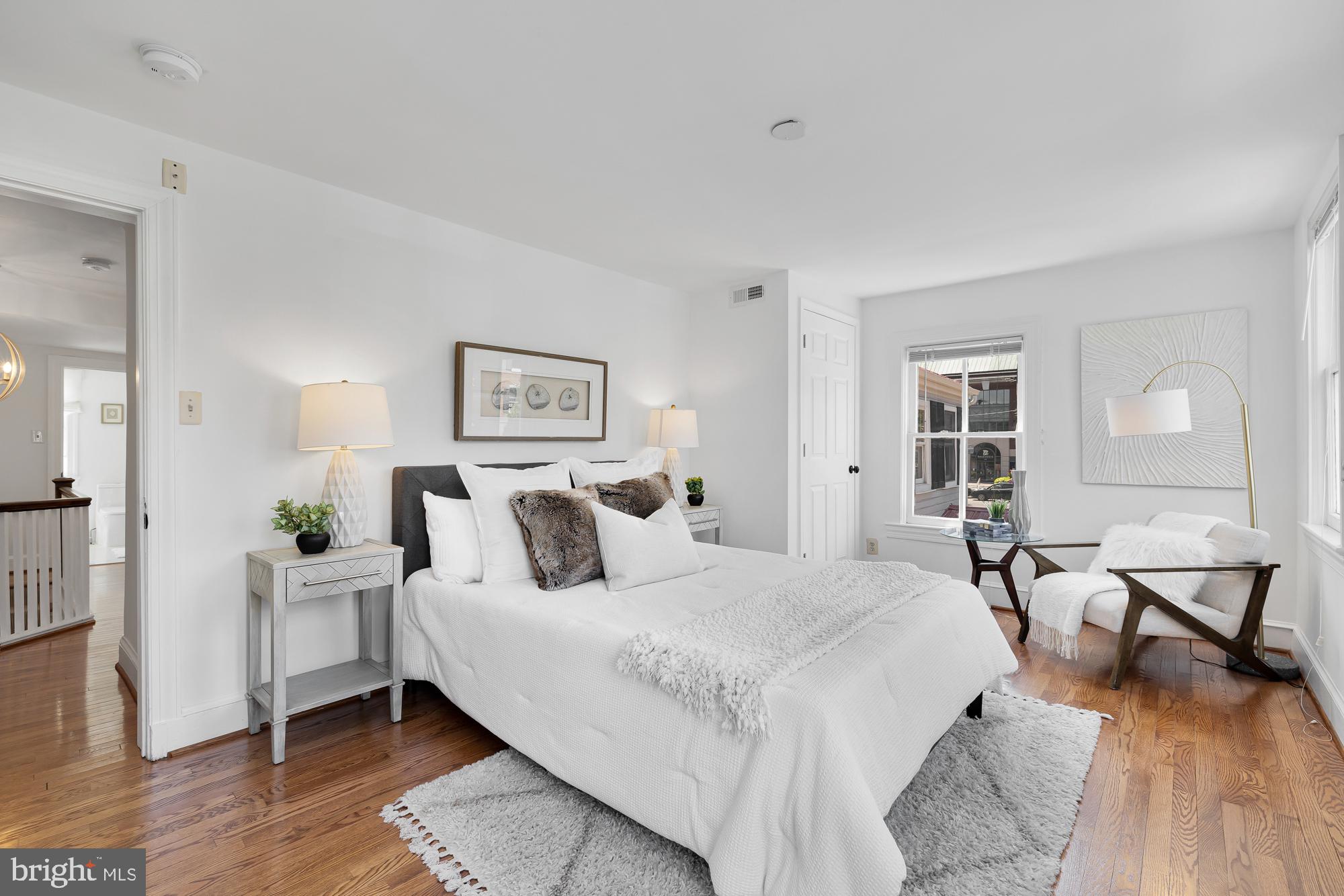 OLD TOWN ALEXANDRIA - Residential