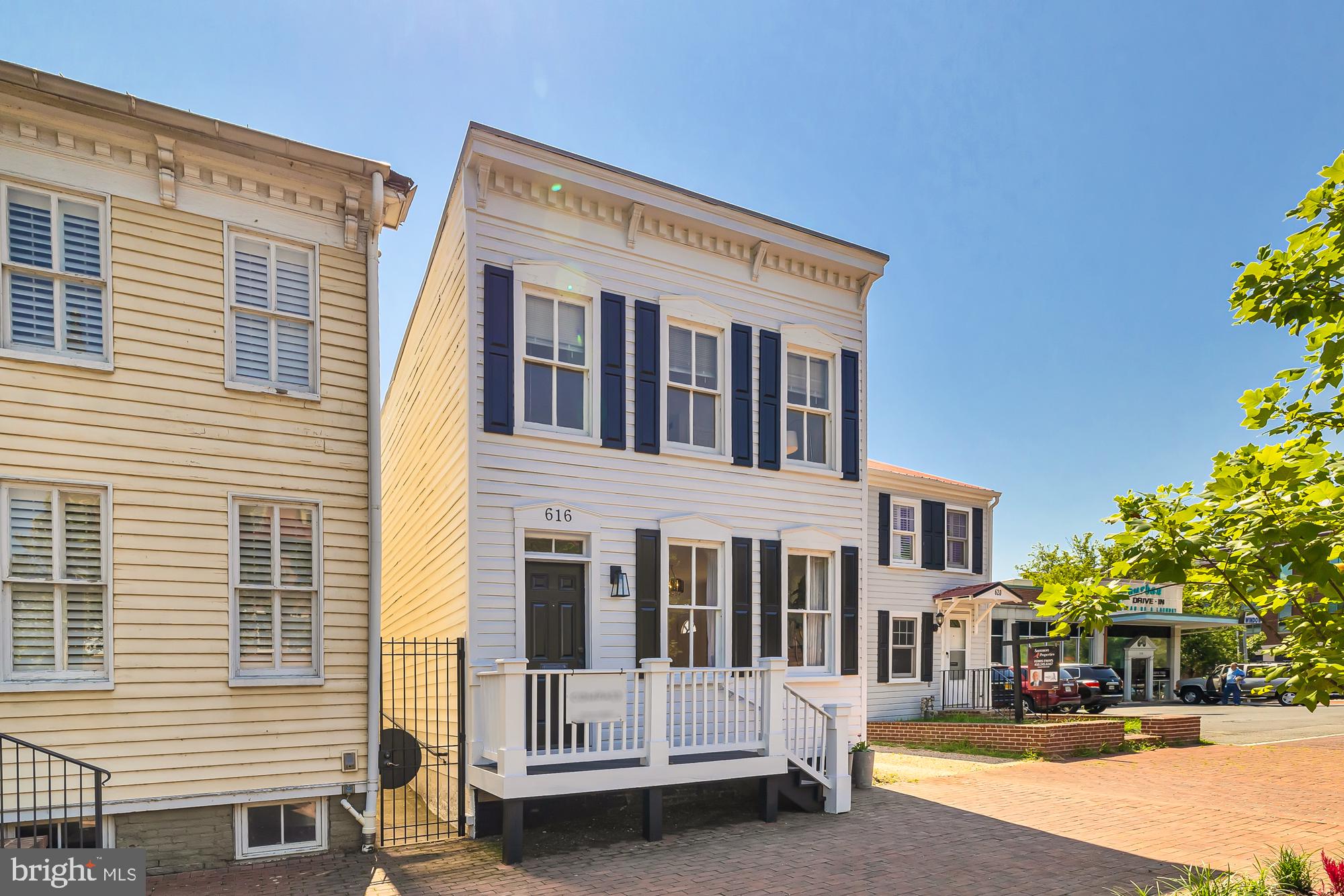 OLD TOWN ALEXANDRIA - Residential