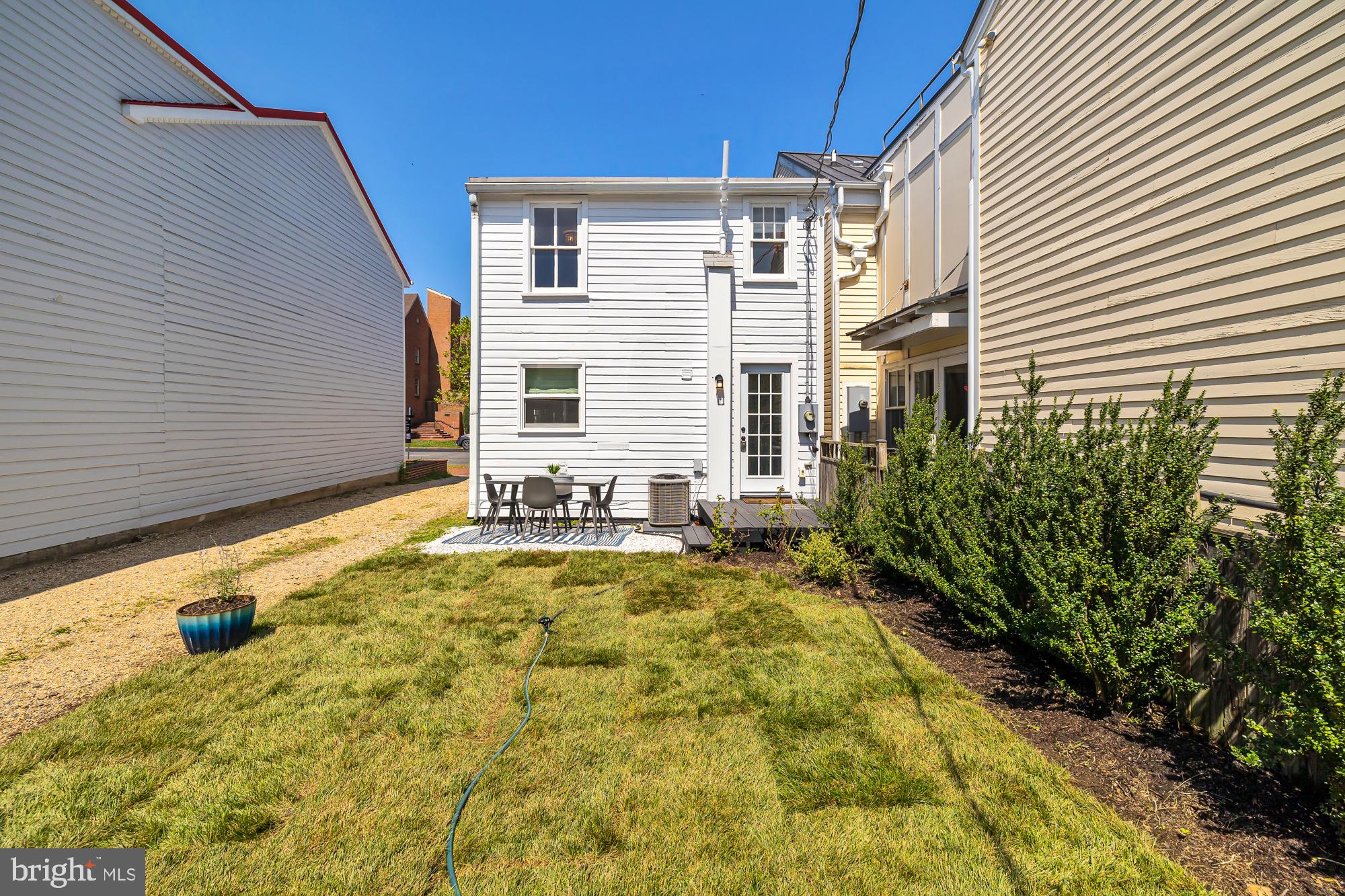 OLD TOWN ALEXANDRIA - Residential