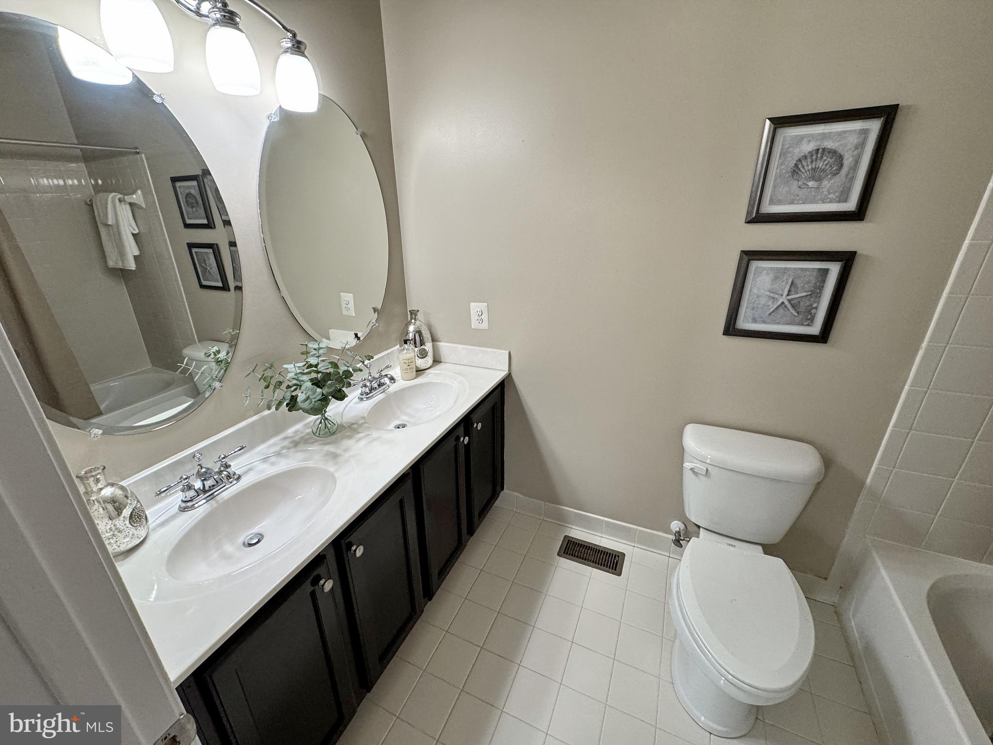 THE VILLAGES OF STEEPLECHASE - Residential