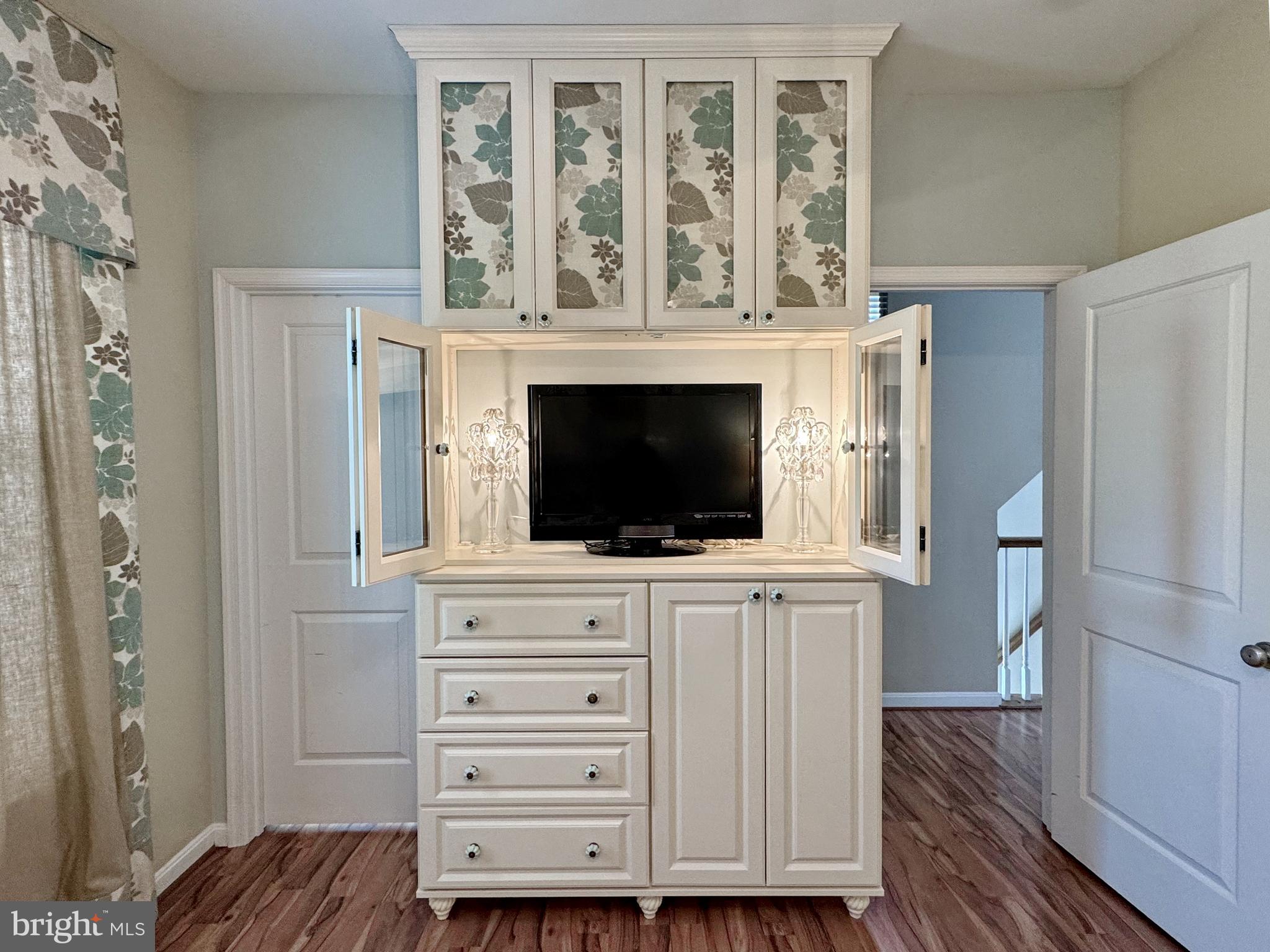 THE VILLAGES OF STEEPLECHASE - Residential