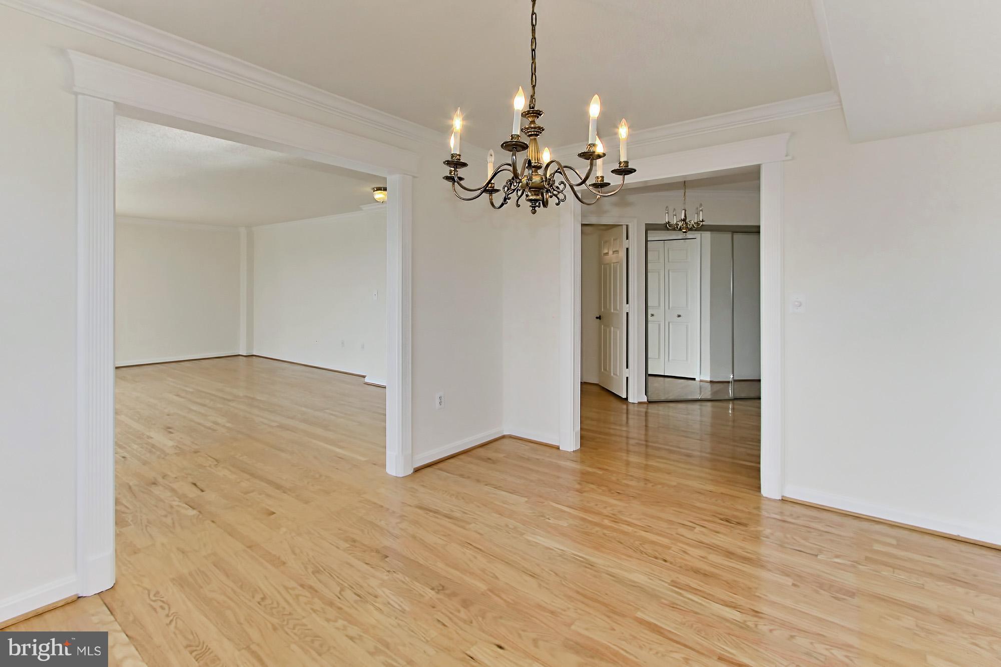 CARLYLE TOWERS - Residential